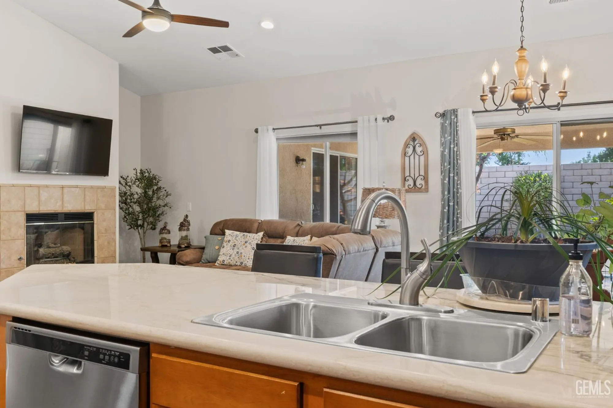 Property Slideshow image 21 of 69 | 3010 tea rose st, Bakersfield, CA, 93311