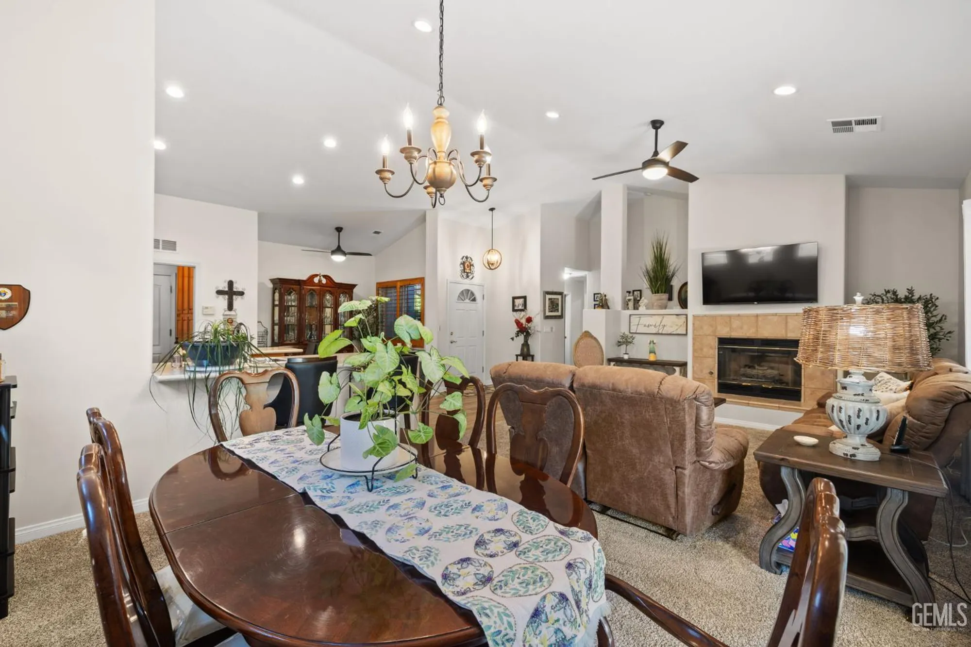 Property Slideshow image 13 of 69 | 3010 tea rose st, Bakersfield, CA, 93311