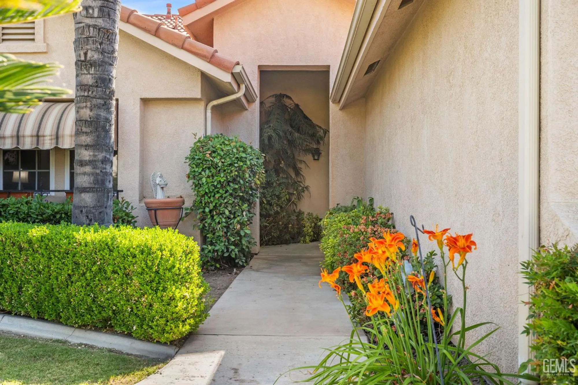 Property Slideshow image 4 of 69 | 3010 tea rose st, Bakersfield, CA, 93311