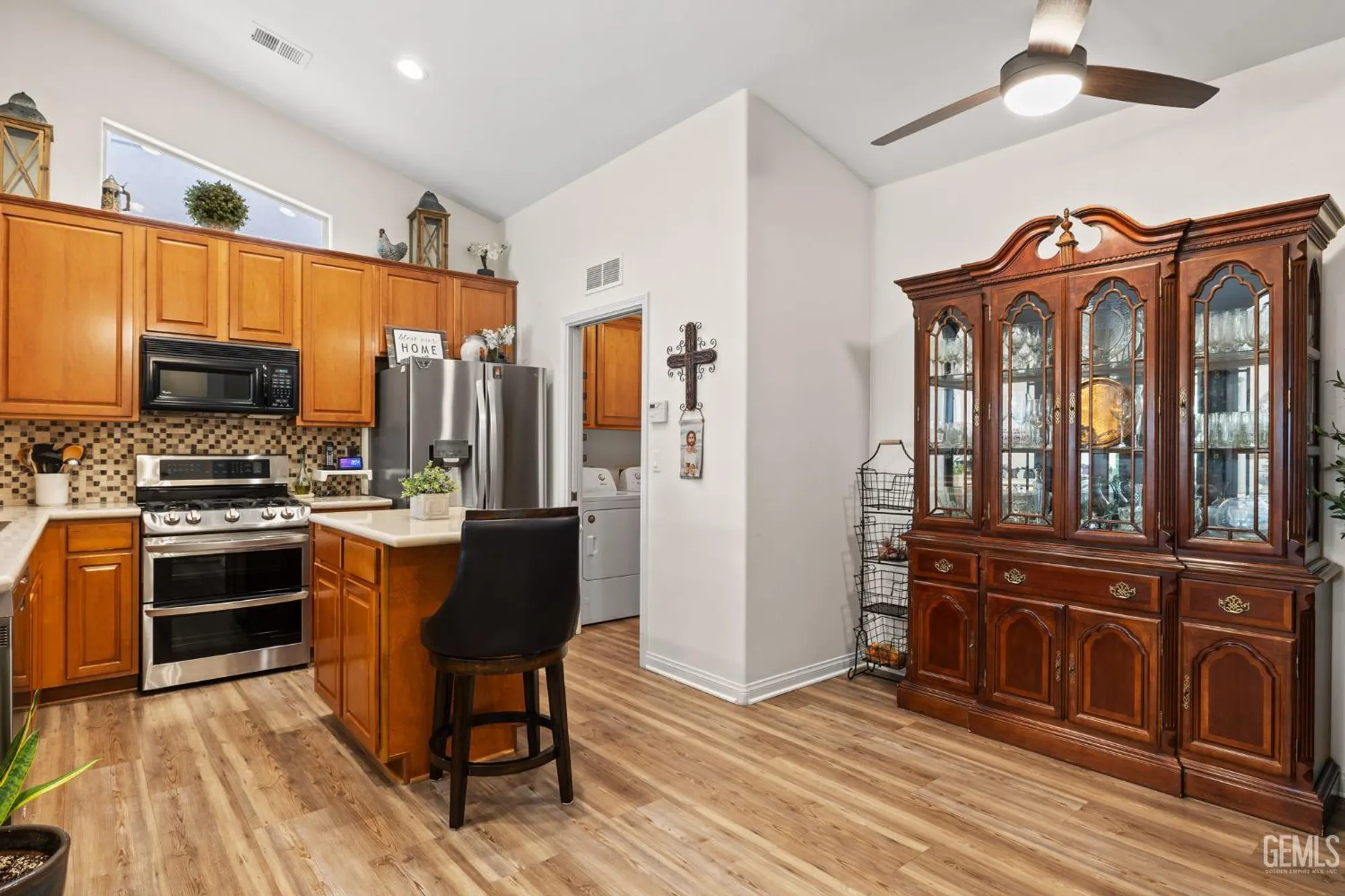 Property Slideshow image 15 of 69 | 3010 tea rose st, Bakersfield, CA, 93311