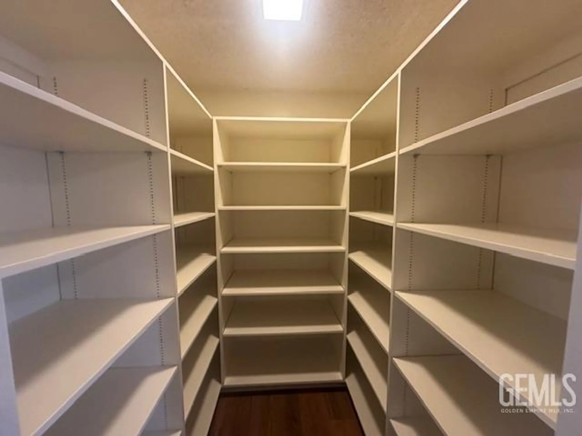 Property Slideshow image 10 of 23 | 6405 desert hills ave, Bakersfield, CA, 93309