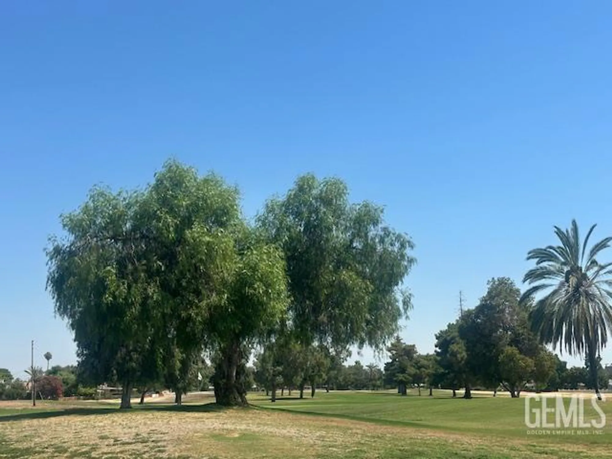 Property Slideshow image 19 of 23 | 6405 desert hills ave, Bakersfield, CA, 93309