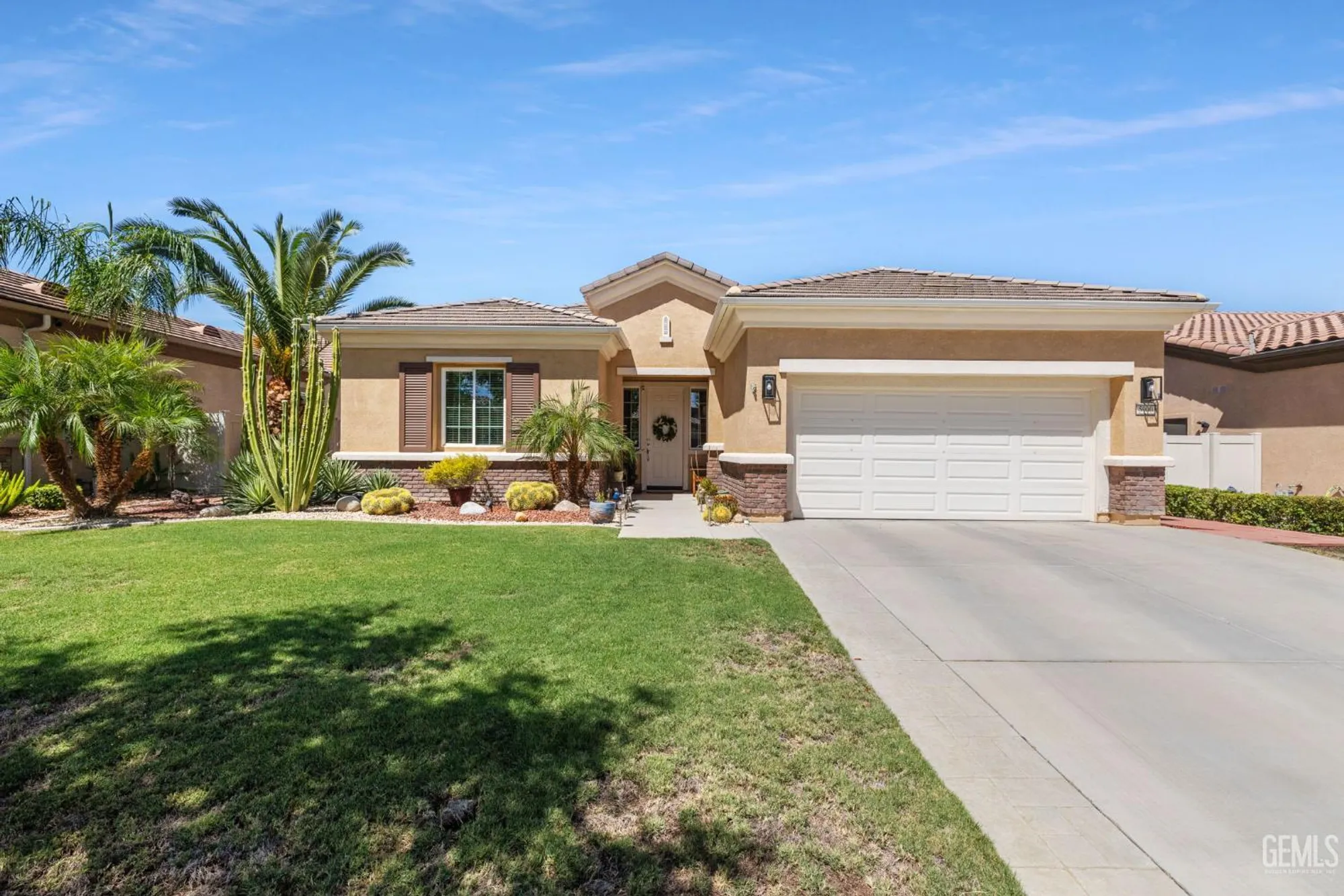 Property Slideshow image 4 of 42 | 5900 river birch dr, Bakersfield, CA, 93306