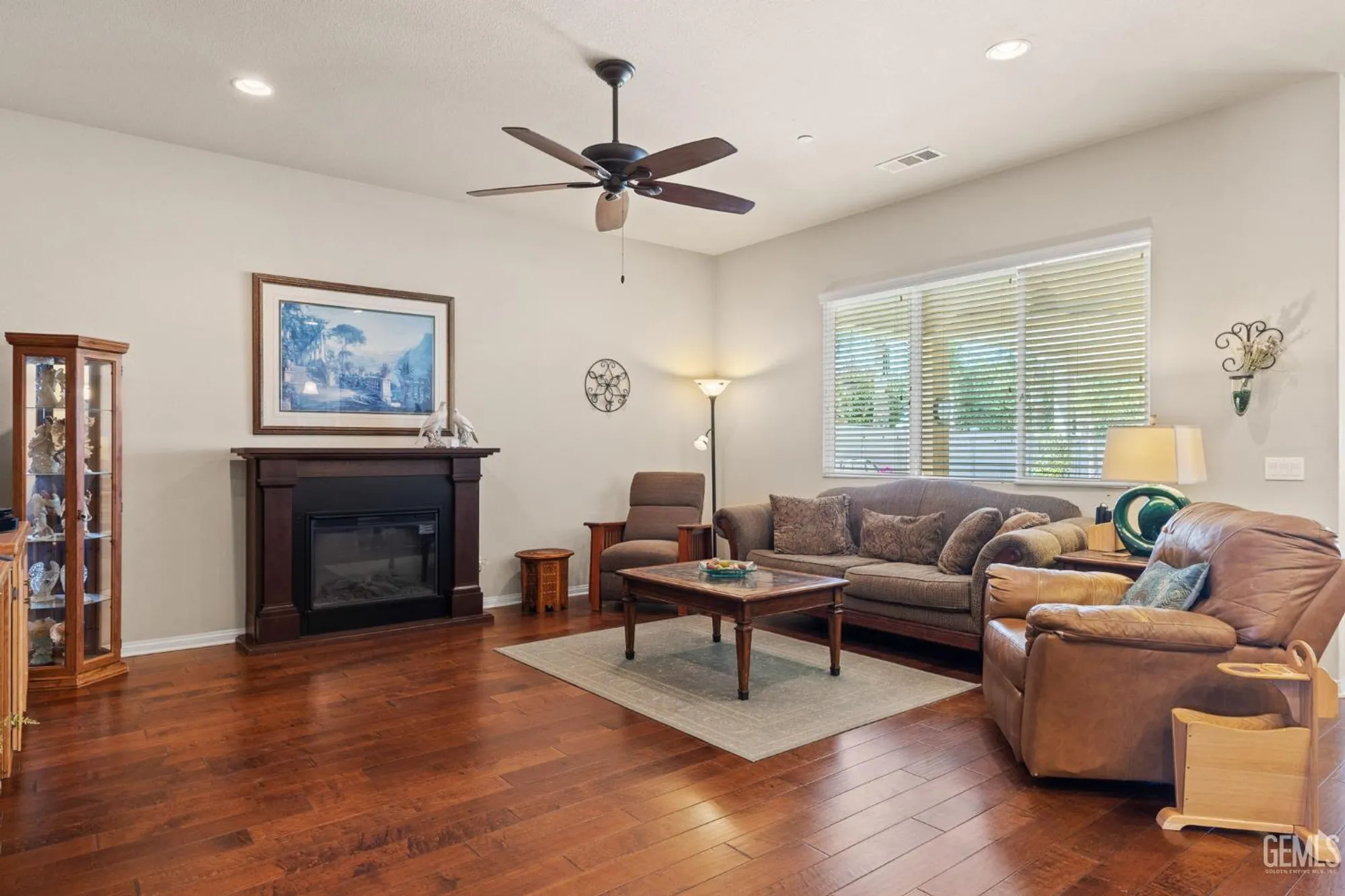 Property Slideshow image 18 of 42 | 5900 river birch dr, Bakersfield, CA, 93306