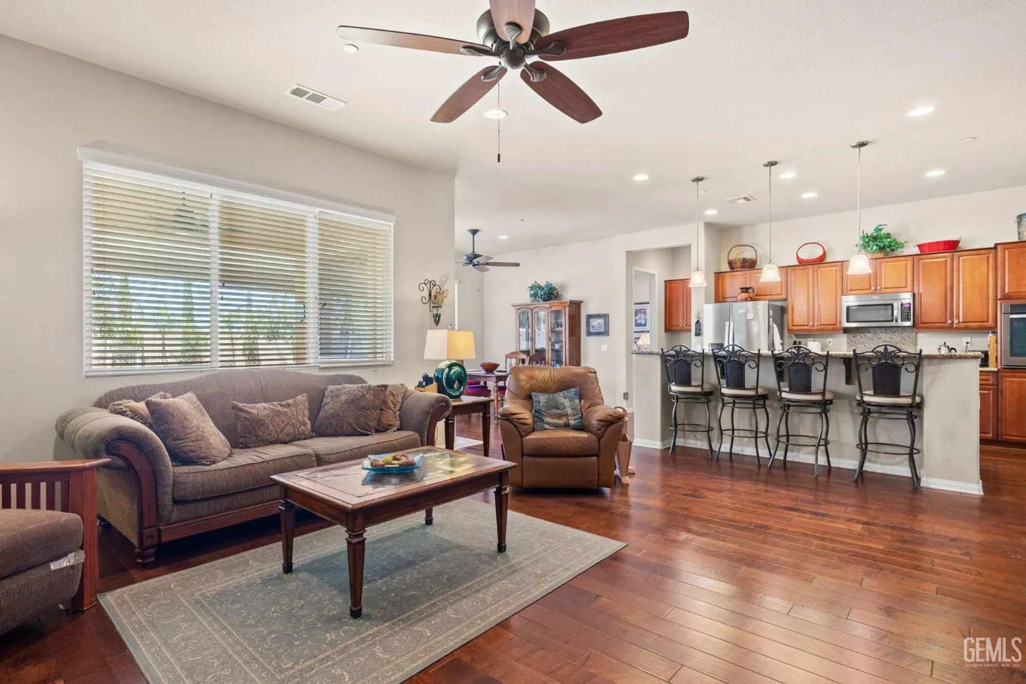 Property Slideshow image 19 of 42 | 5900 river birch dr, Bakersfield, CA, 93306