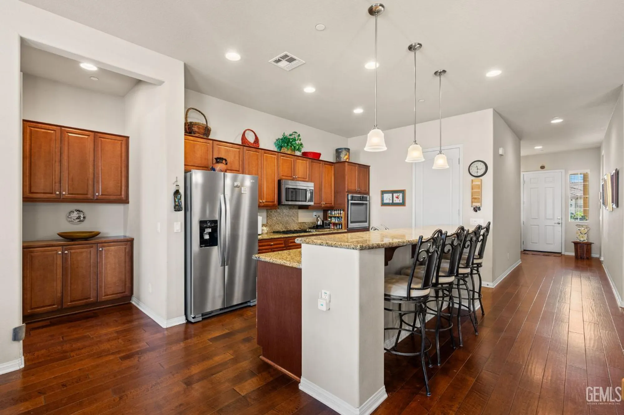 Property Slideshow image 10 of 42 | 5900 river birch dr, Bakersfield, CA, 93306