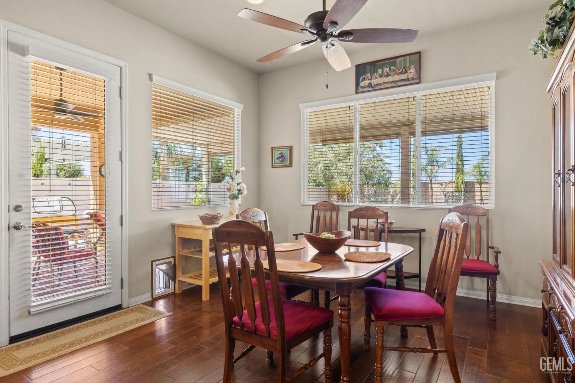 Property Slideshow image 17 of 42 | 5900 river birch dr, Bakersfield, CA, 93306