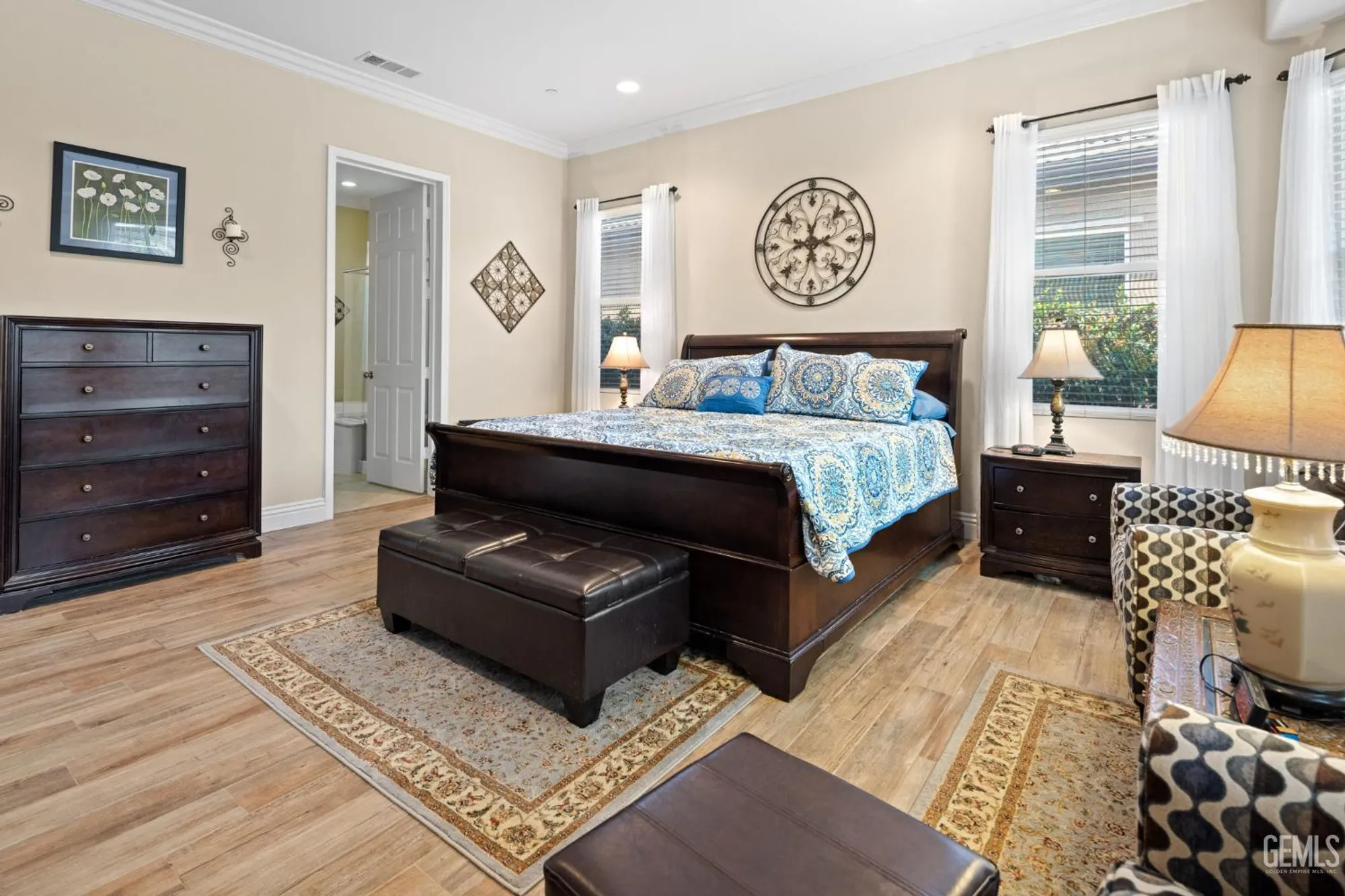 Property Slideshow image 23 of 48 | 5901 orange hill pl, Bakersfield, CA, 93306