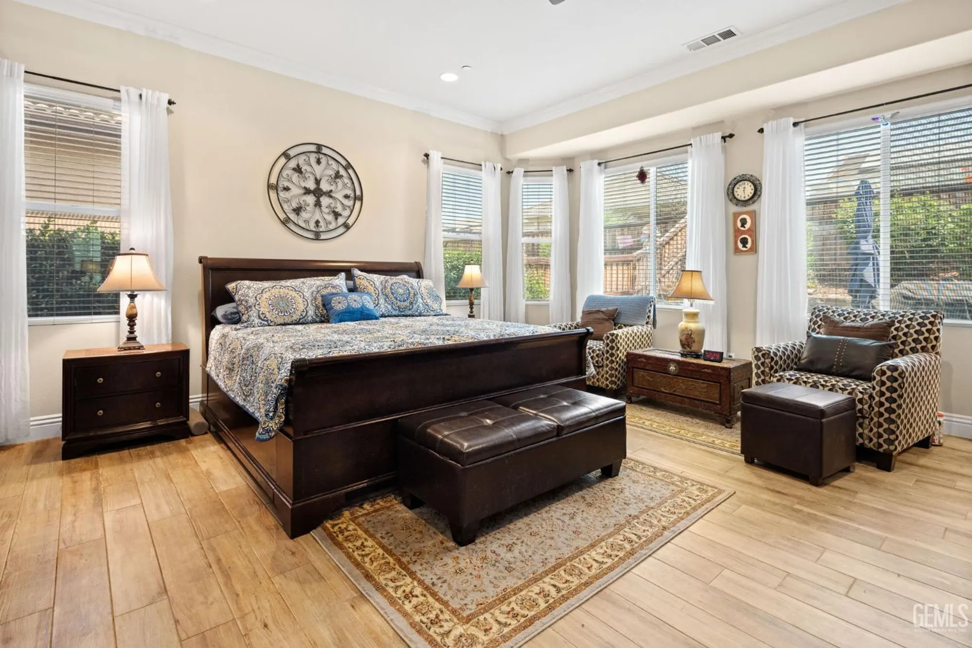 Property Slideshow image 21 of 48 | 5901 orange hill pl, Bakersfield, CA, 93306