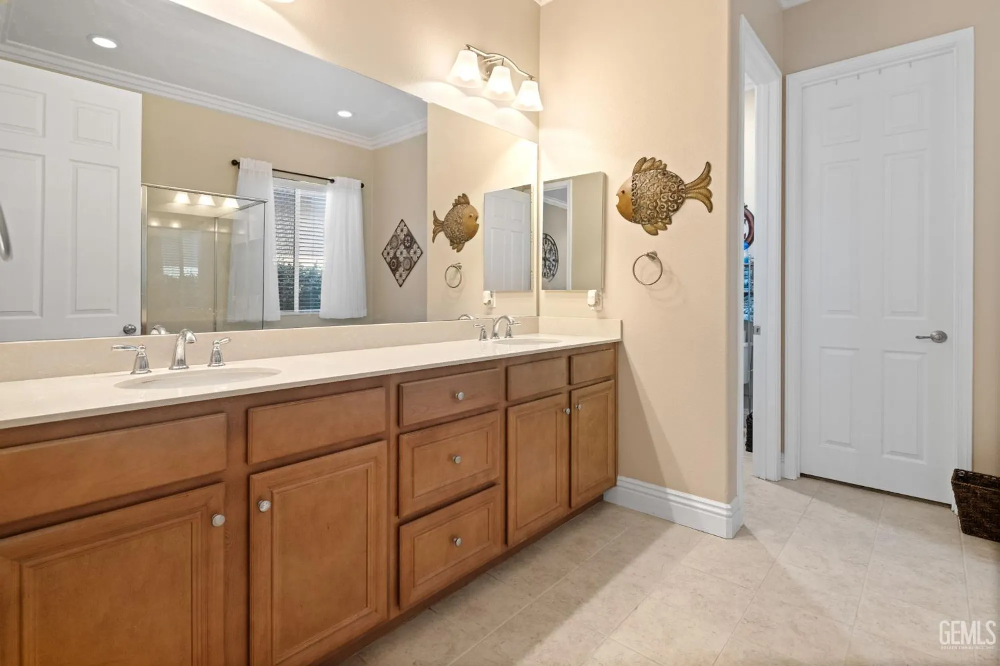 Property Slideshow image 25 of 48 | 5901 orange hill pl, Bakersfield, CA, 93306