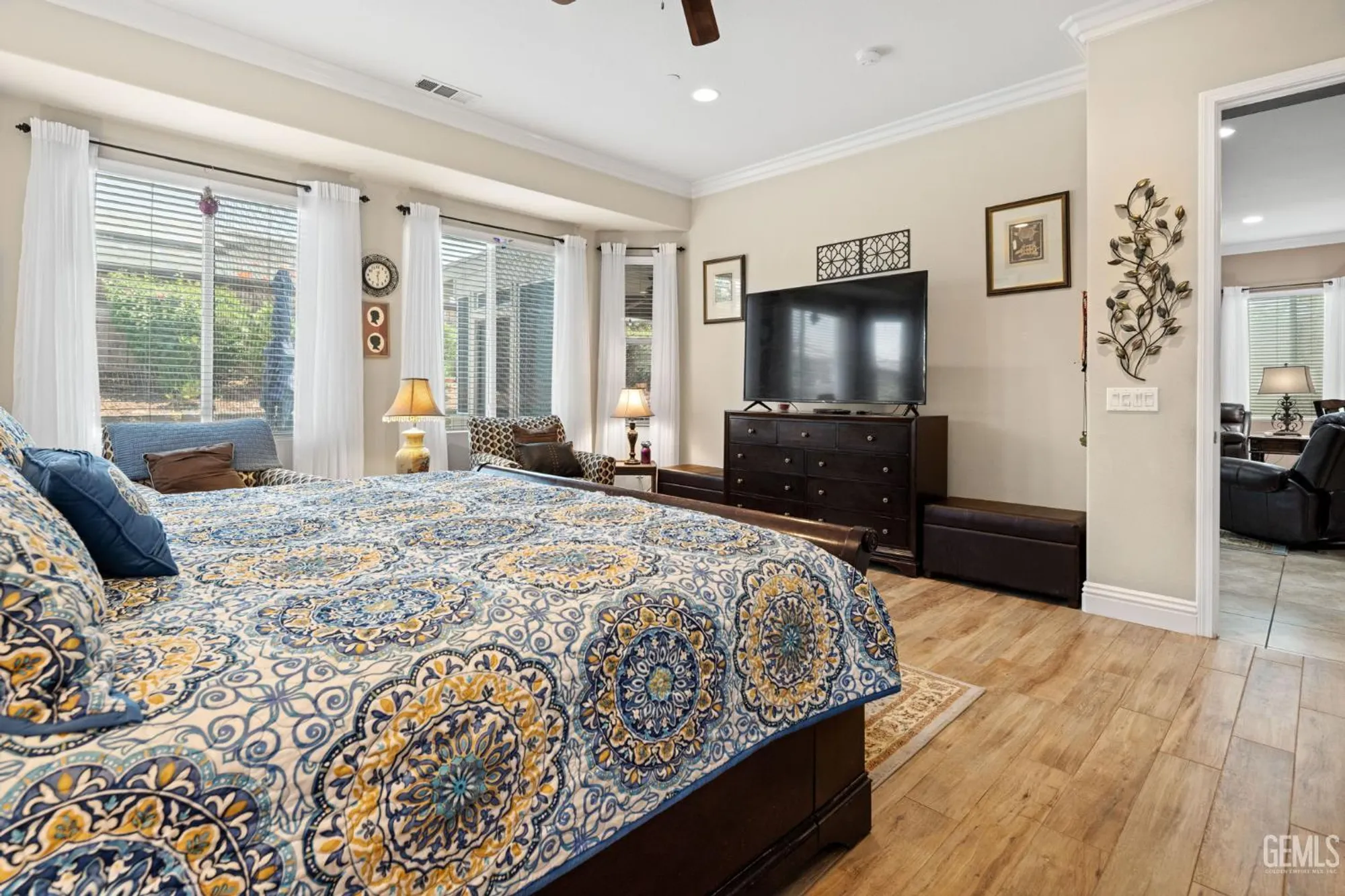 Property Slideshow image 22 of 48 | 5901 orange hill pl, Bakersfield, CA, 93306