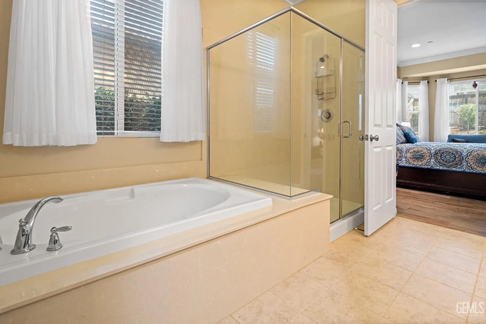 Property Slideshow image 26 of 48 | 5901 orange hill pl, Bakersfield, CA, 93306