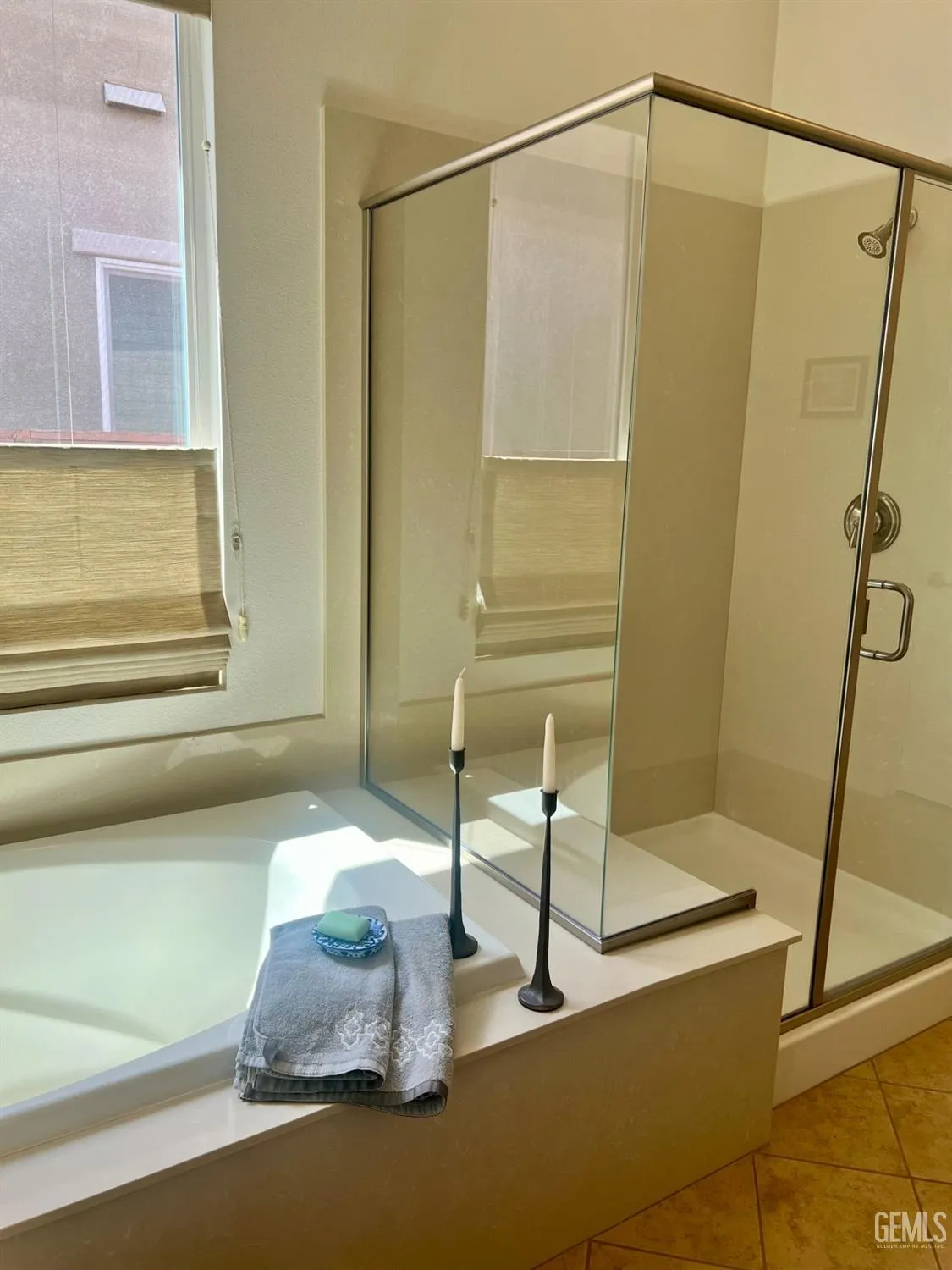 Property Slideshow image 23 of 42 | 9909 stockholm pl, Bakersfield, CA, 93306