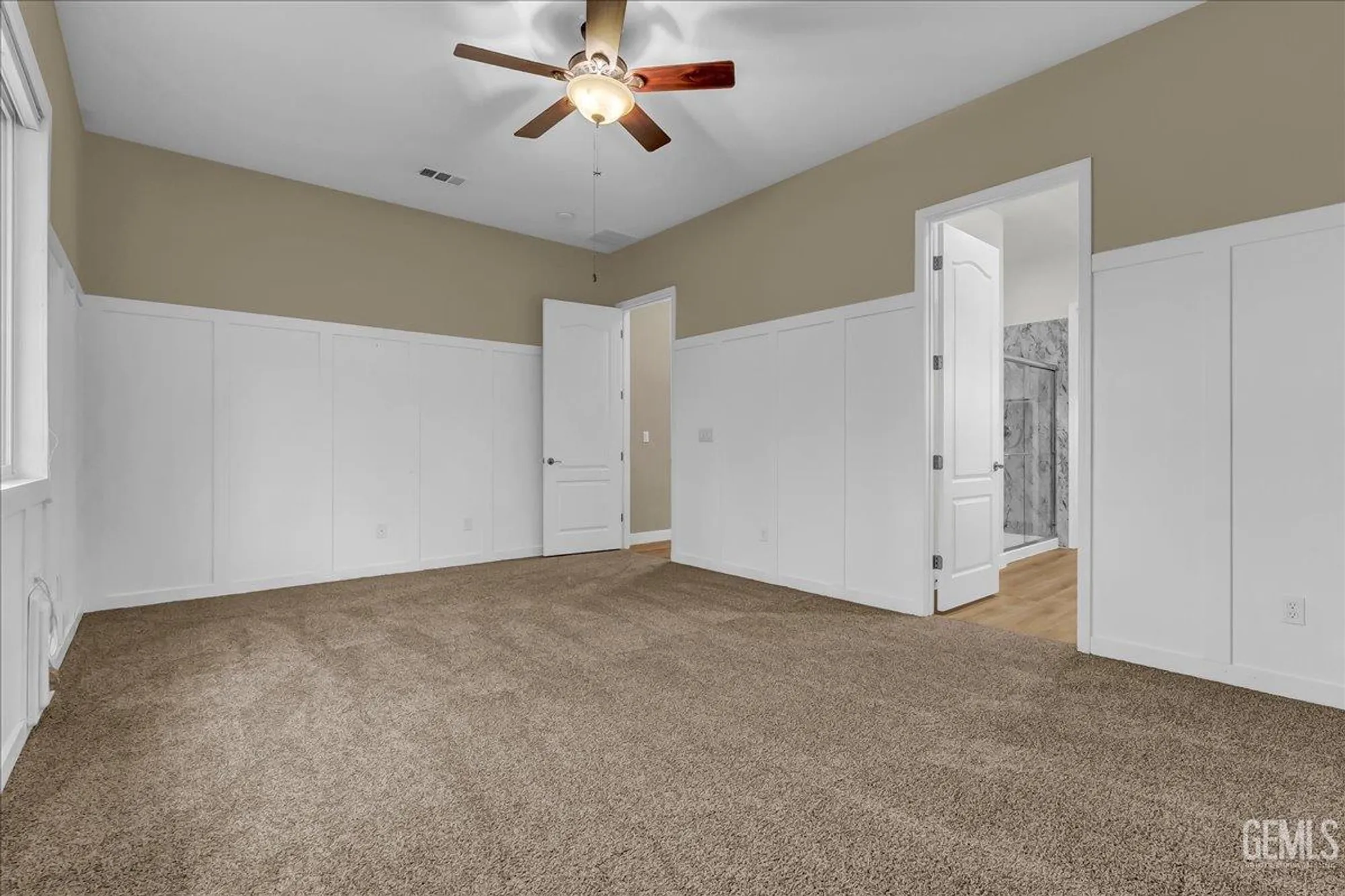 Property Slideshow image 20 of 38 | 5714 park place dr, Bakersfield, CA, 93306