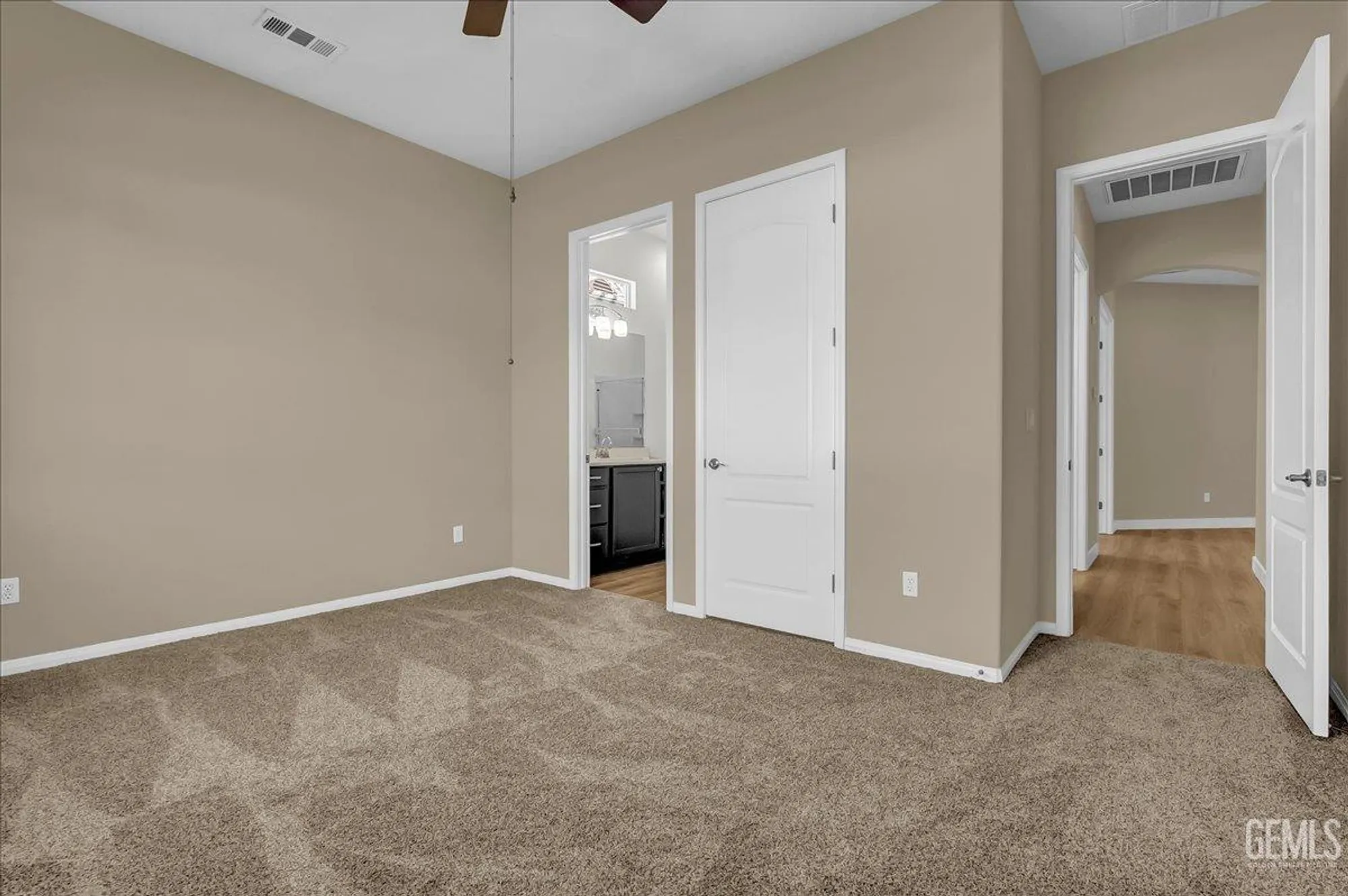 Property Slideshow image 23 of 38 | 5714 park place dr, Bakersfield, CA, 93306