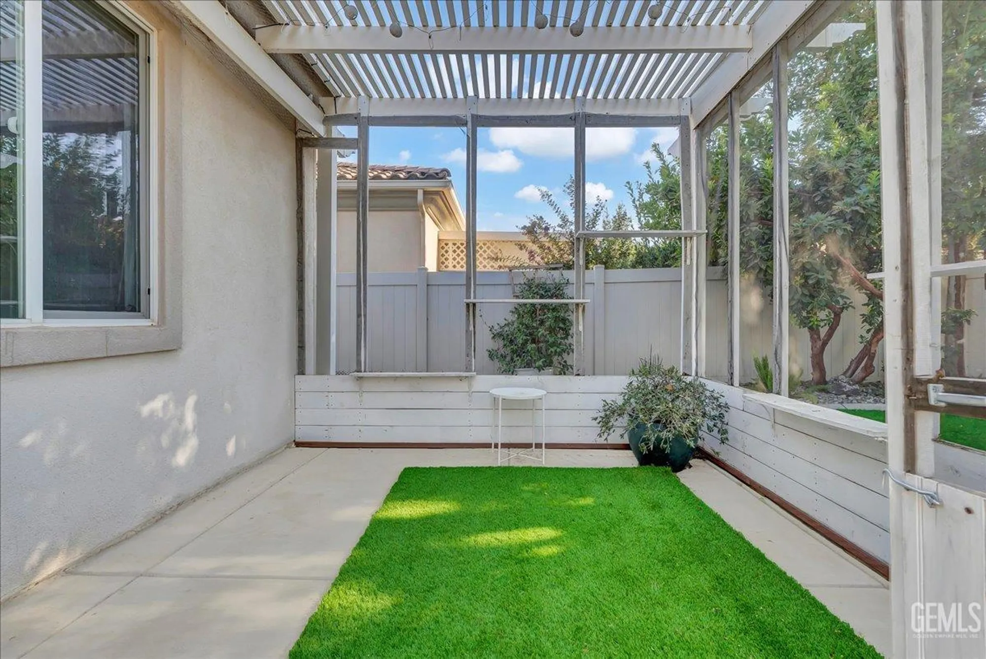 Property Slideshow image 34 of 38 | 5714 park place dr, Bakersfield, CA, 93306