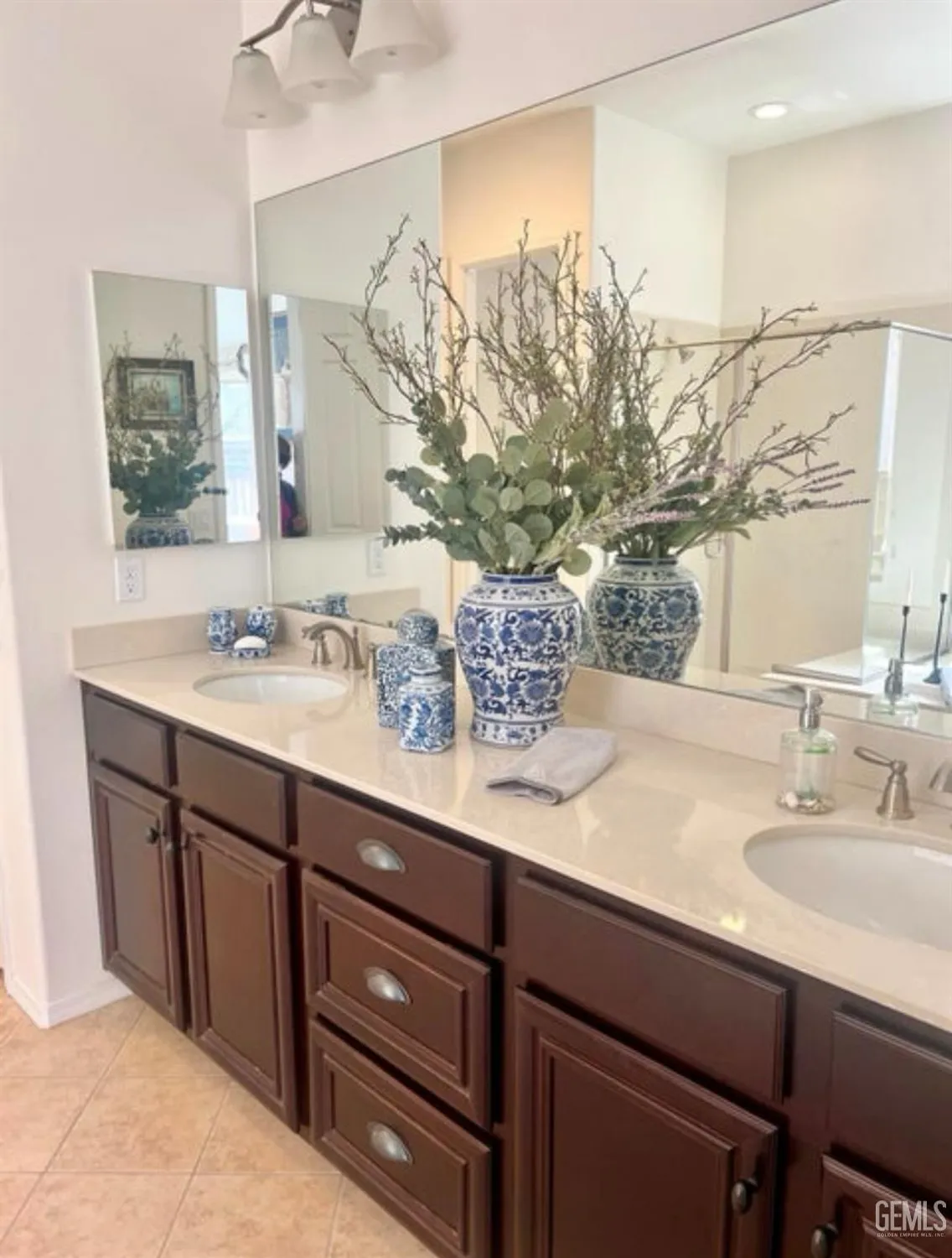 Property Slideshow image 22 of 42 | 9909 stockholm pl, Bakersfield, CA, 93306