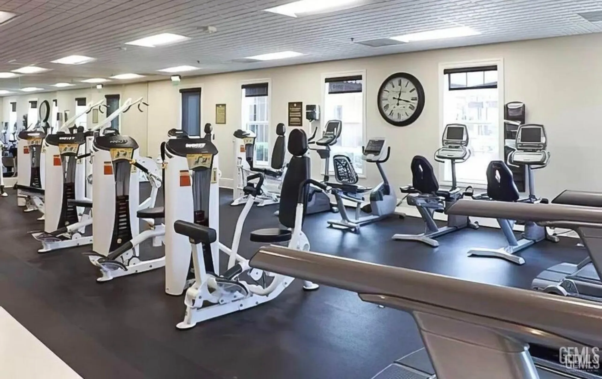 Property Slideshow image 38 of 42 | 9909 stockholm pl, Bakersfield, CA, 93306