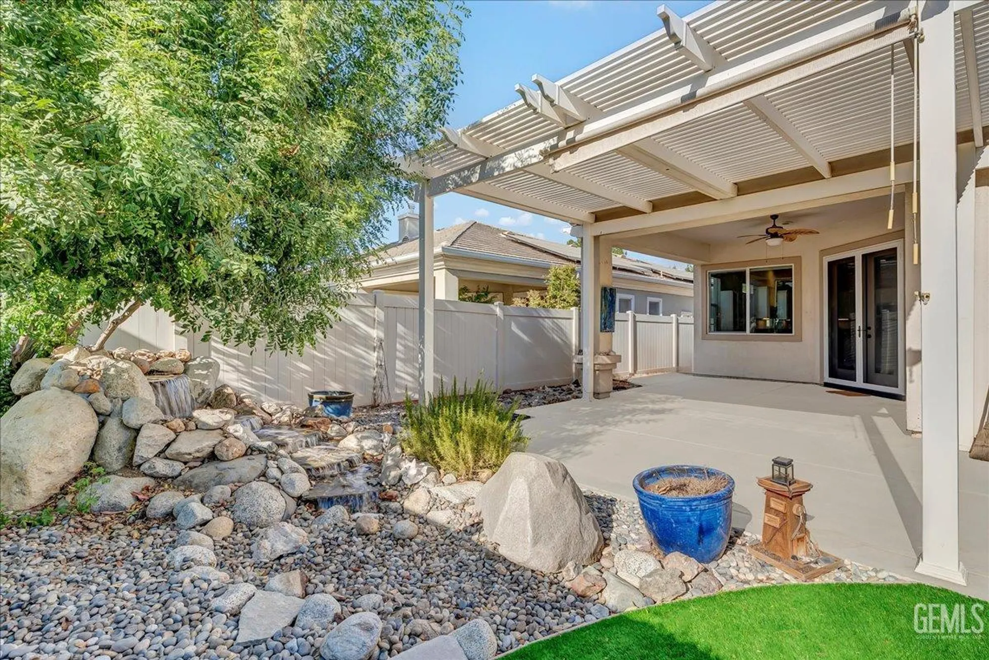 Property Slideshow image 30 of 38 | 5714 park place dr, Bakersfield, CA, 93306