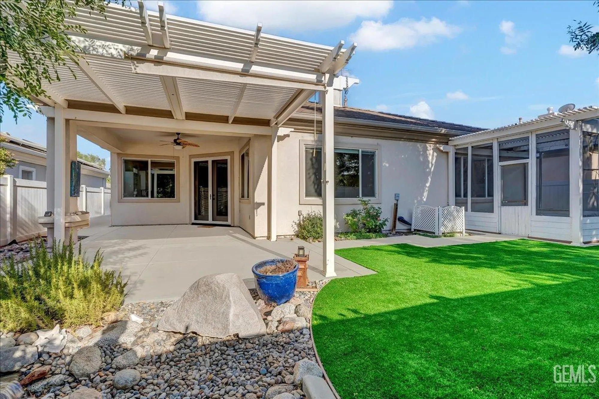 Property Slideshow image 32 of 38 | 5714 park place dr, Bakersfield, CA, 93306