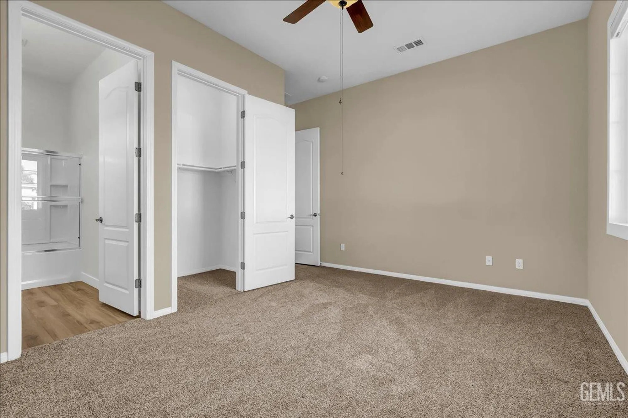 Property Slideshow image 24 of 38 | 5714 park place dr, Bakersfield, CA, 93306