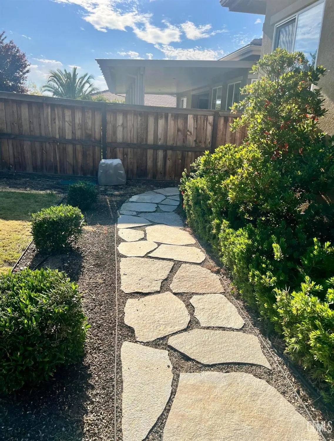 Property Slideshow image 33 of 42 | 9909 stockholm pl, Bakersfield, CA, 93306