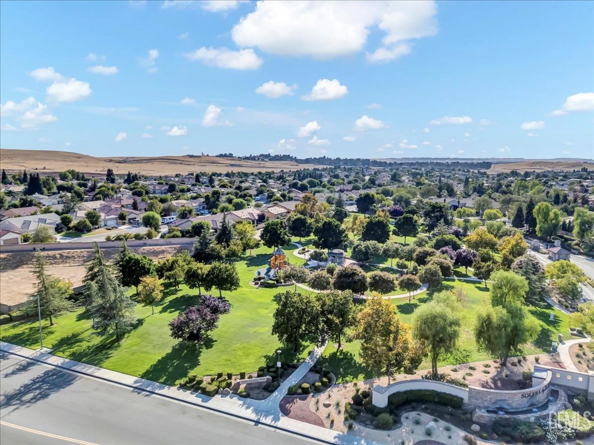 Property Slideshow image 36 of 38 | 5714 park place dr, Bakersfield, CA, 93306