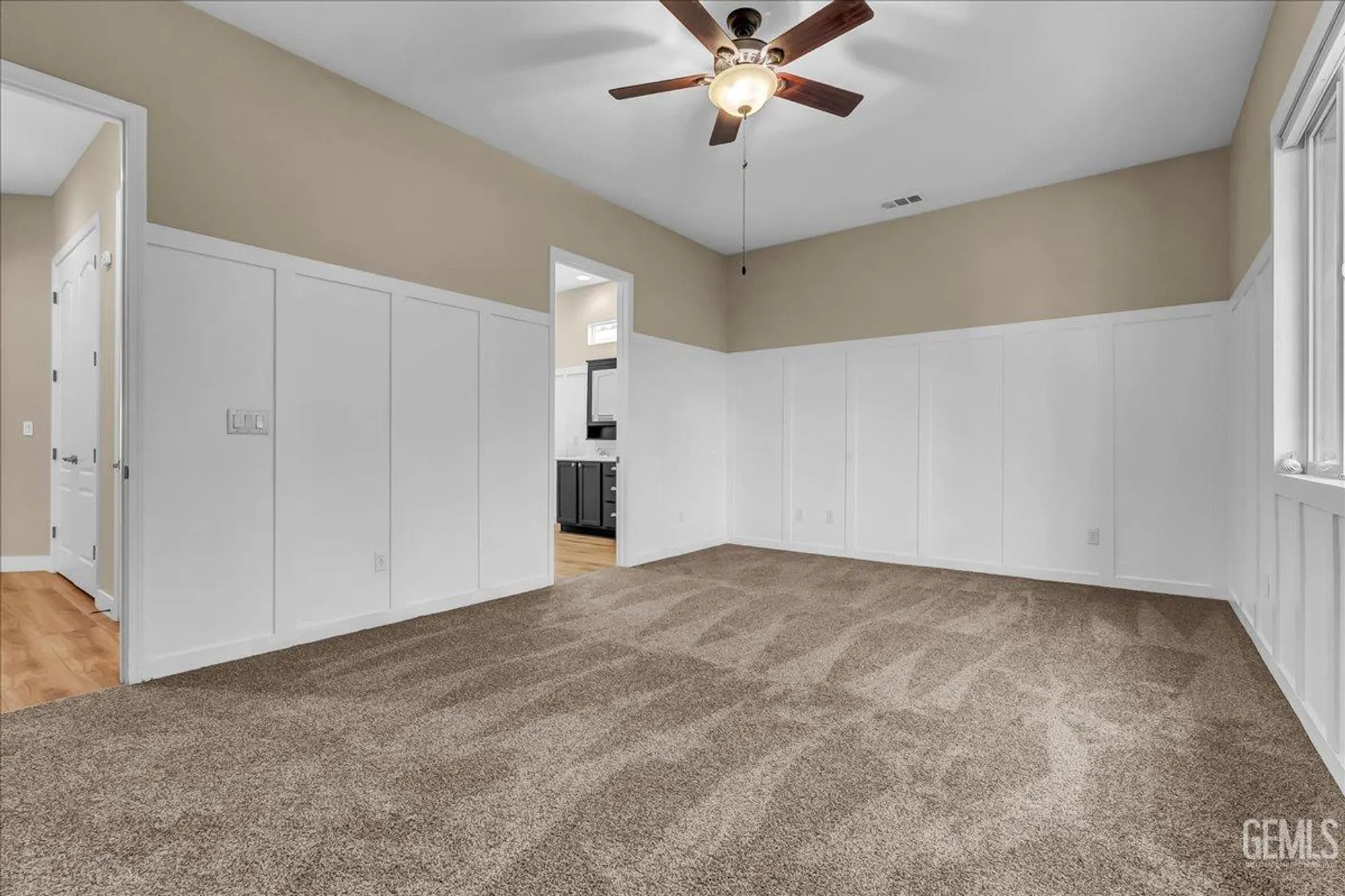 Property Slideshow image 19 of 38 | 5714 park place dr, Bakersfield, CA, 93306