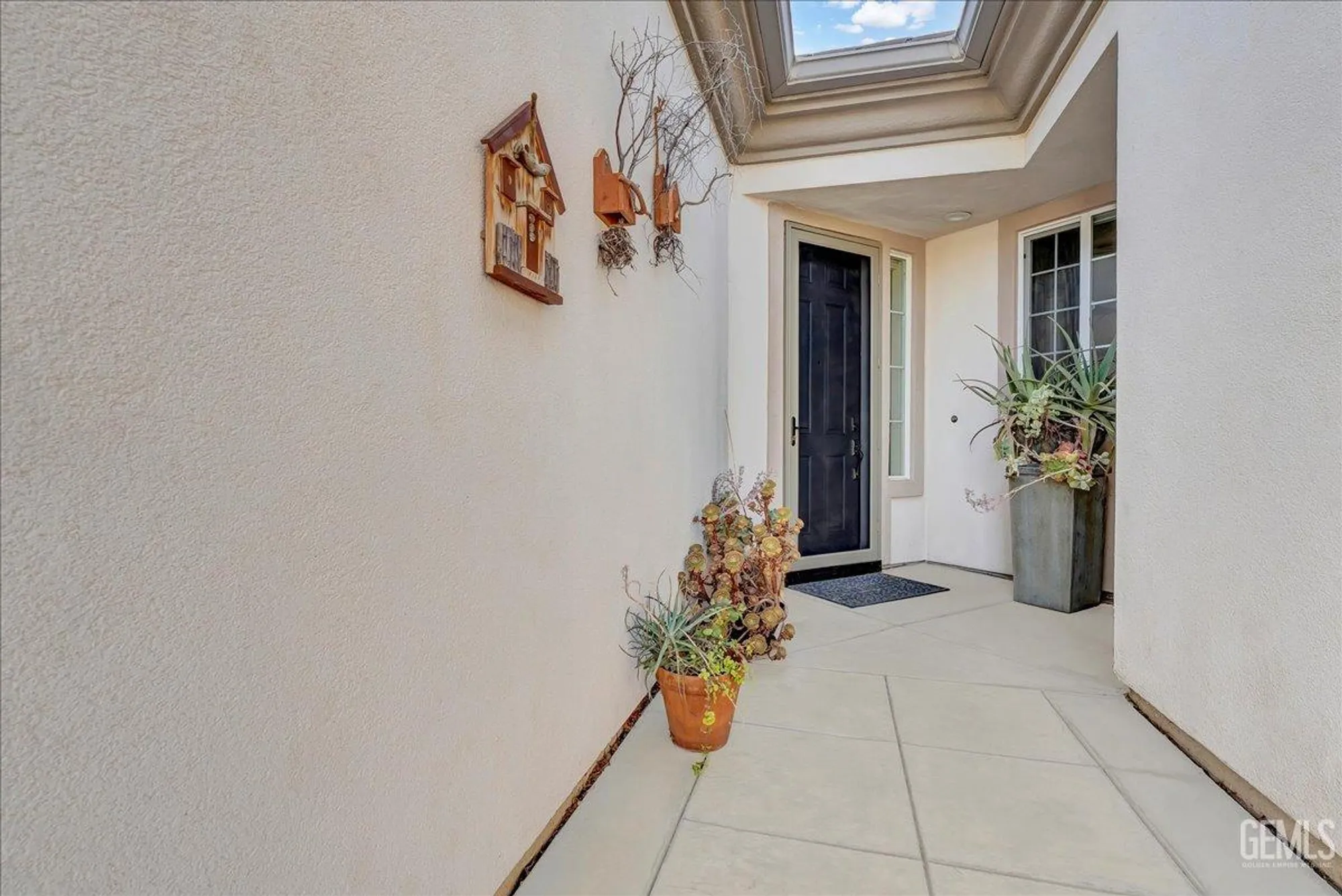 Property Slideshow image 5 of 38 | 5714 park place dr, Bakersfield, CA, 93306