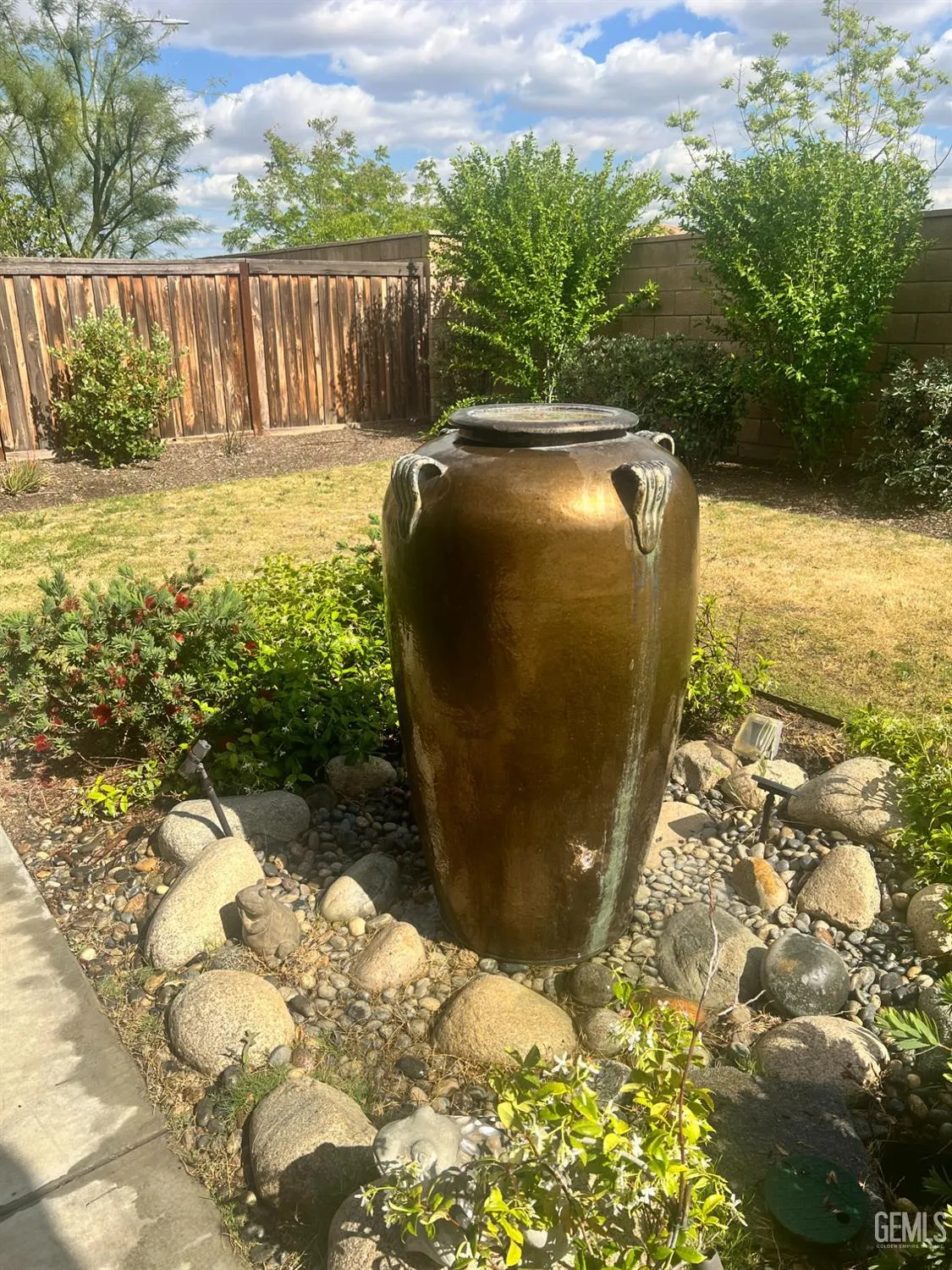 Property Slideshow image 29 of 42 | 9909 stockholm pl, Bakersfield, CA, 93306