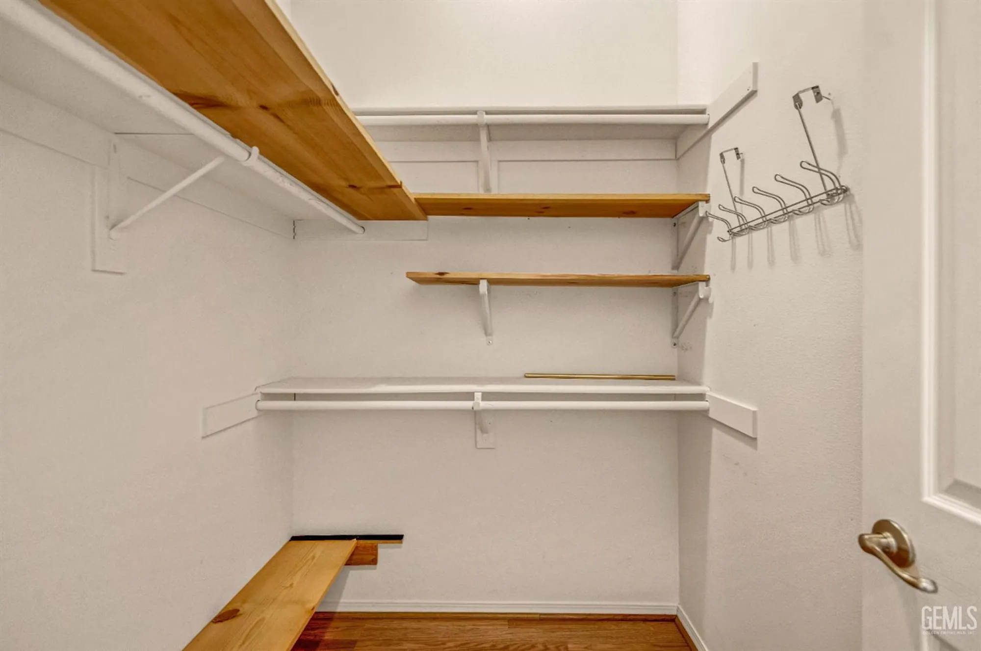 Property Slideshow image 31 of 38 | 9709 richland hills ln, Bakersfield, CA, 93306