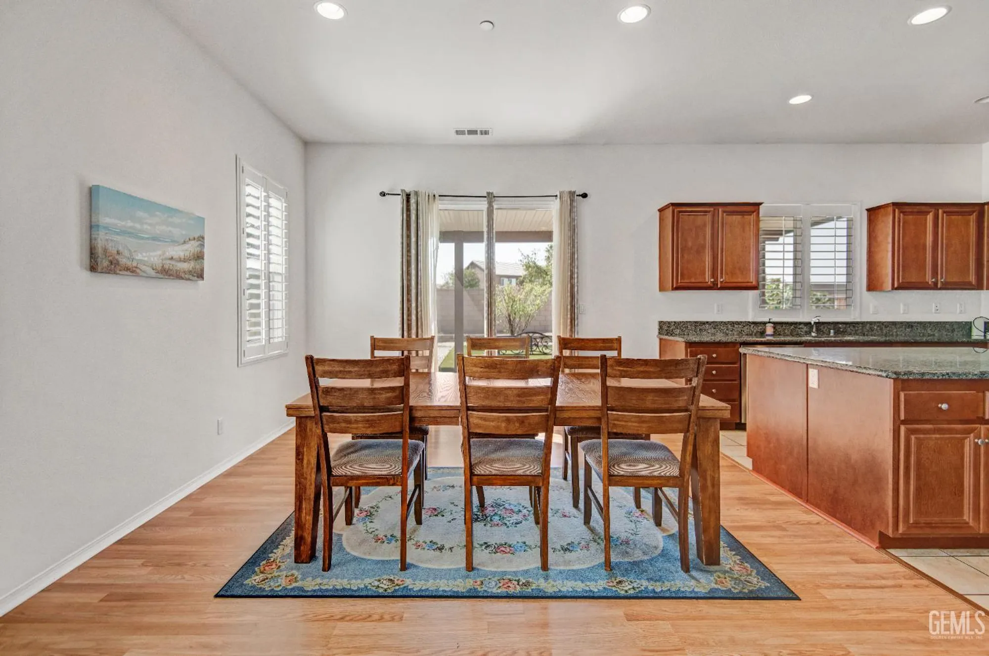 Property Slideshow image 19 of 38 | 9709 richland hills ln, Bakersfield, CA, 93306