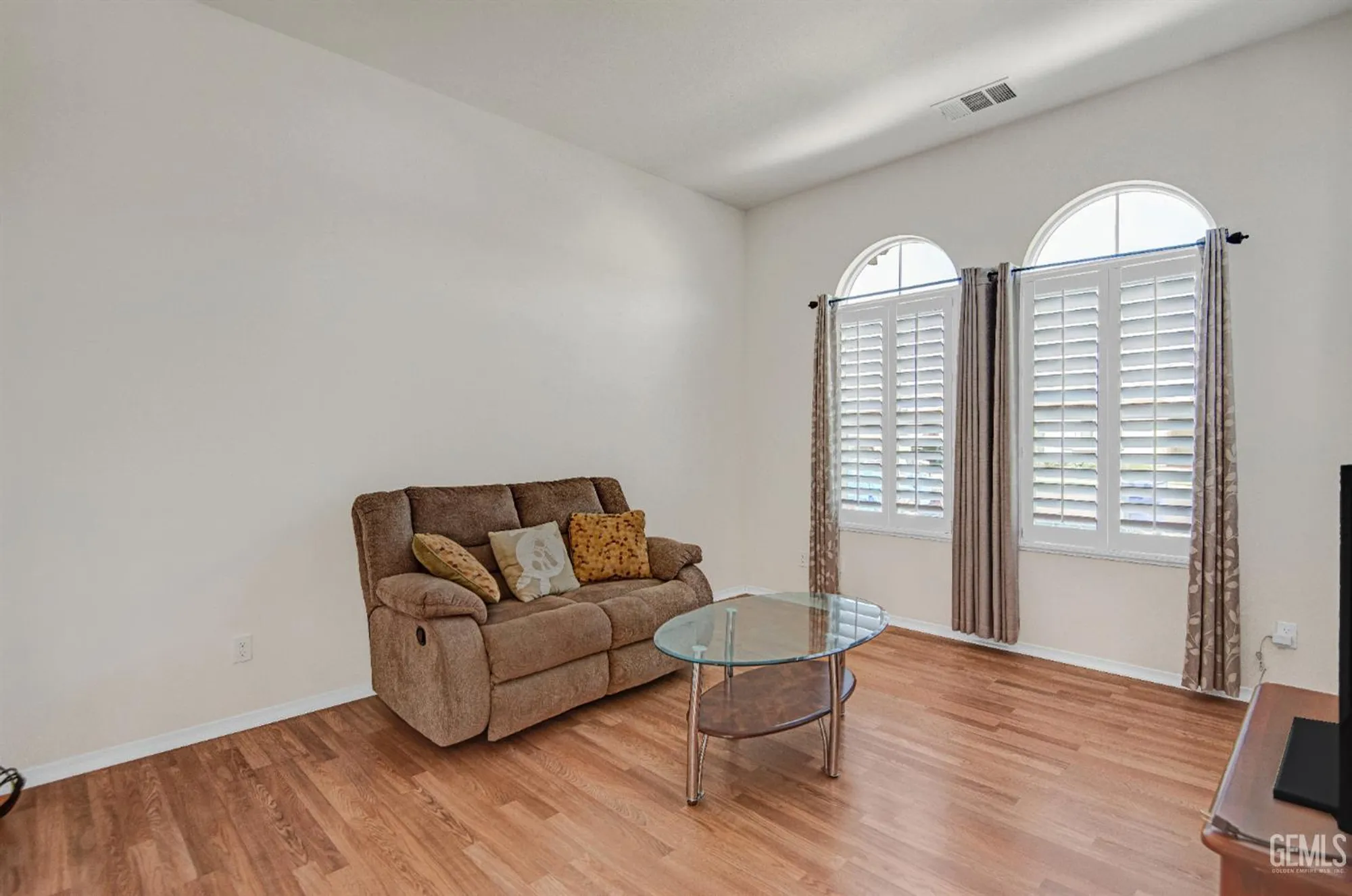 Property Slideshow image 10 of 38 | 9709 richland hills ln, Bakersfield, CA, 93306