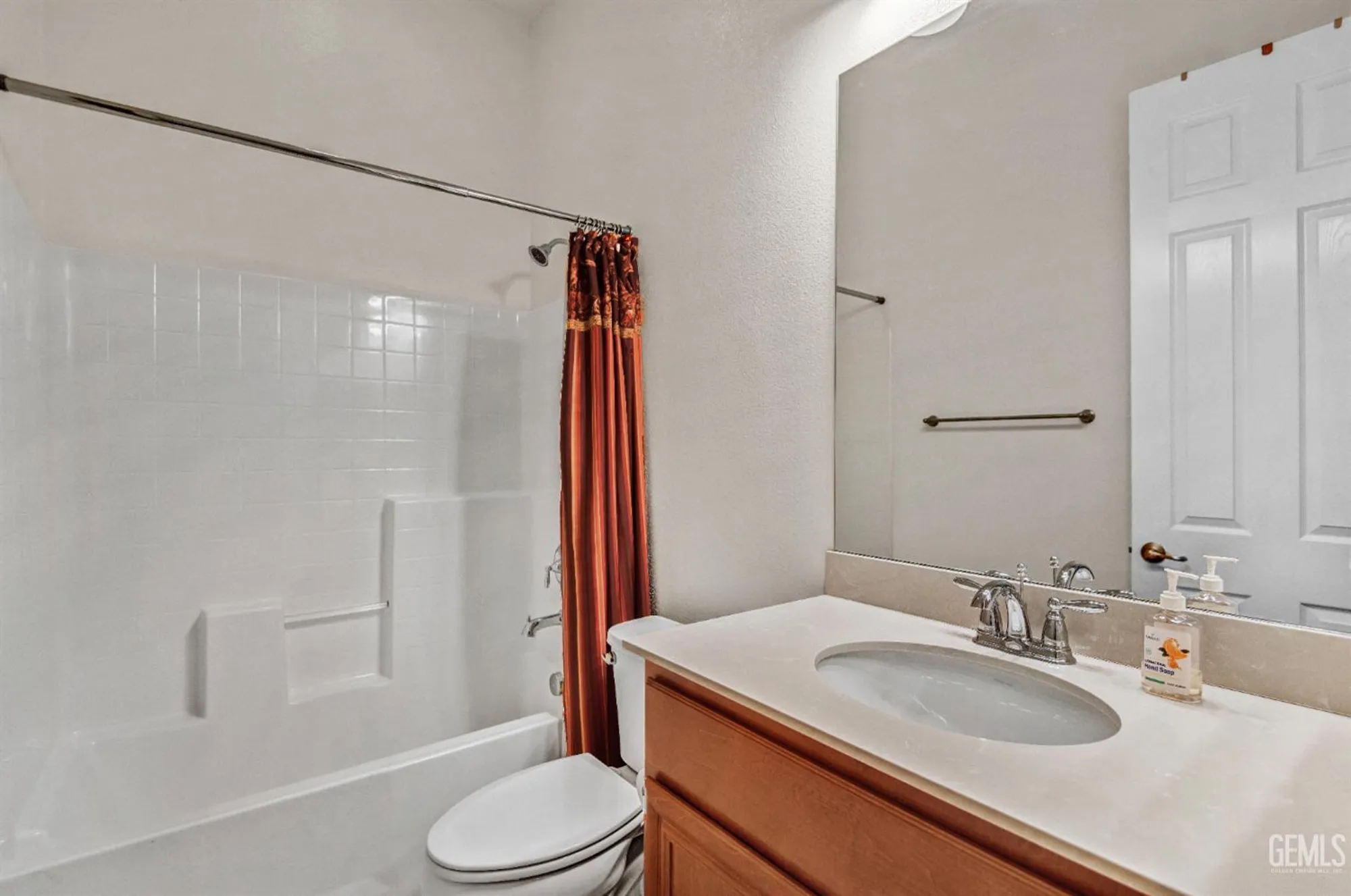 Property Slideshow image 14 of 38 | 9709 richland hills ln, Bakersfield, CA, 93306
