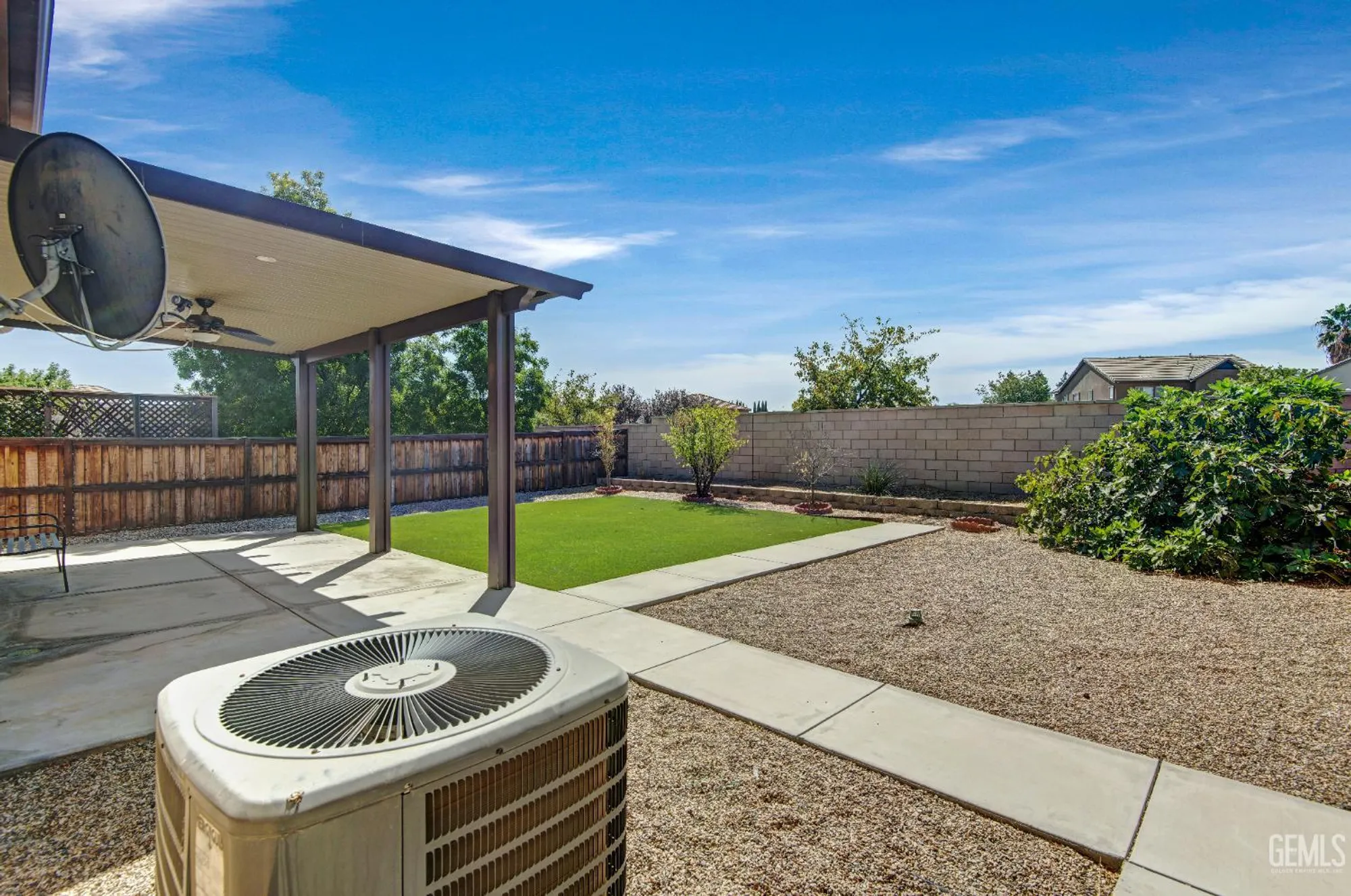 Property Slideshow image 33 of 38 | 9709 richland hills ln, Bakersfield, CA, 93306