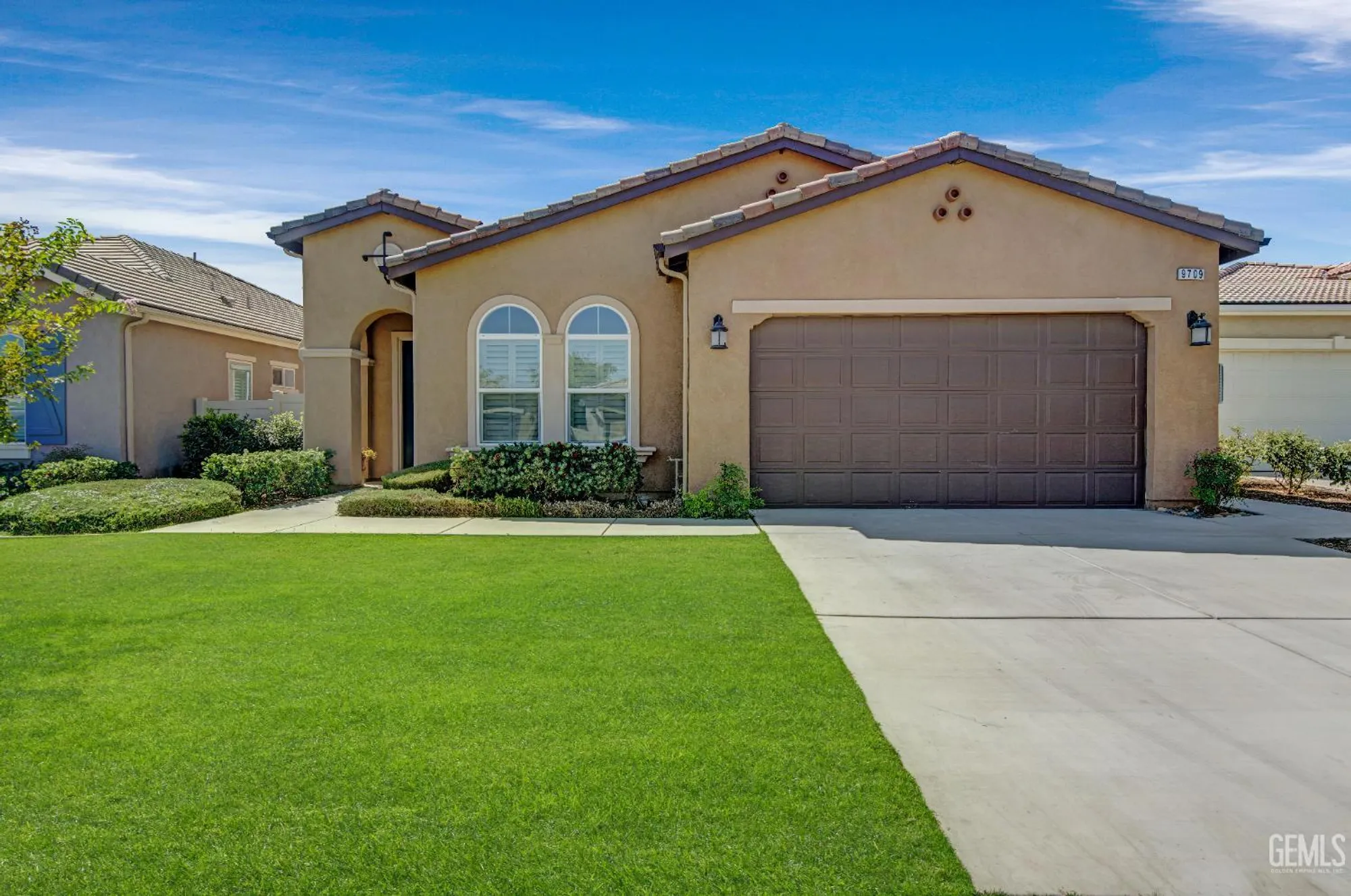 Property Slideshow image 1 of 38 | 9709 richland hills ln, Bakersfield, CA, 93306