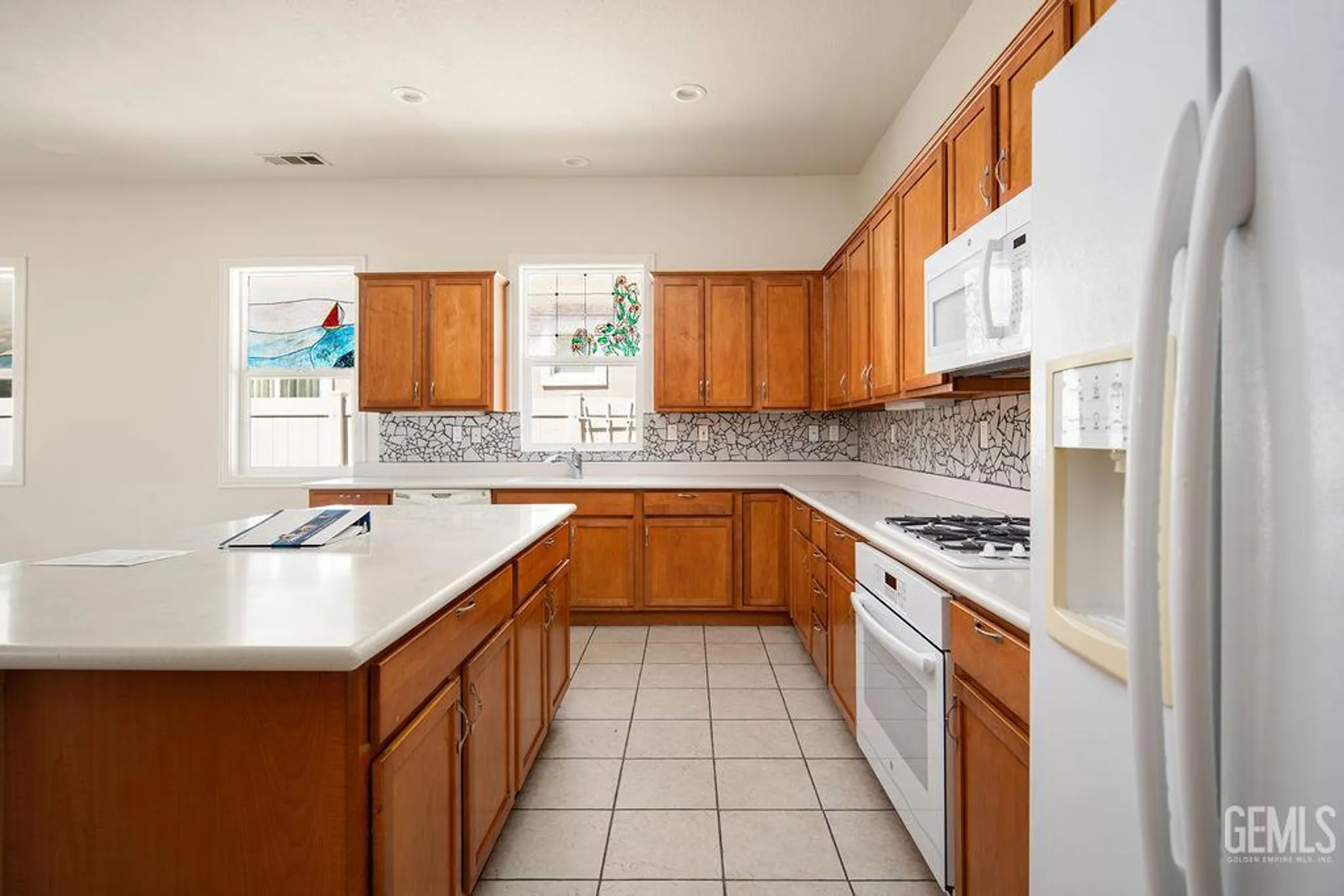 Property Slideshow image 12 of 22 | 5800 blazing star ln, Bakersfield, CA, 93306