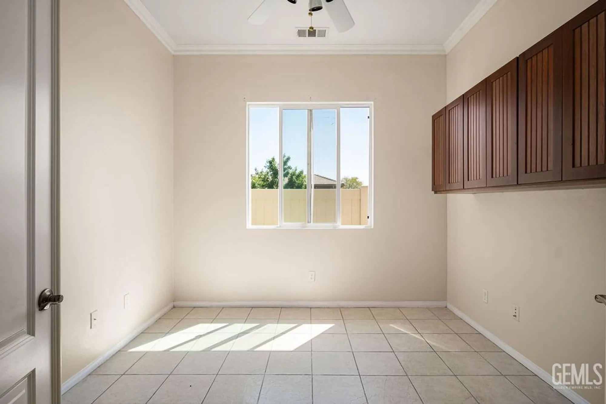 Property Slideshow image 9 of 22 | 5800 blazing star ln, Bakersfield, CA, 93306