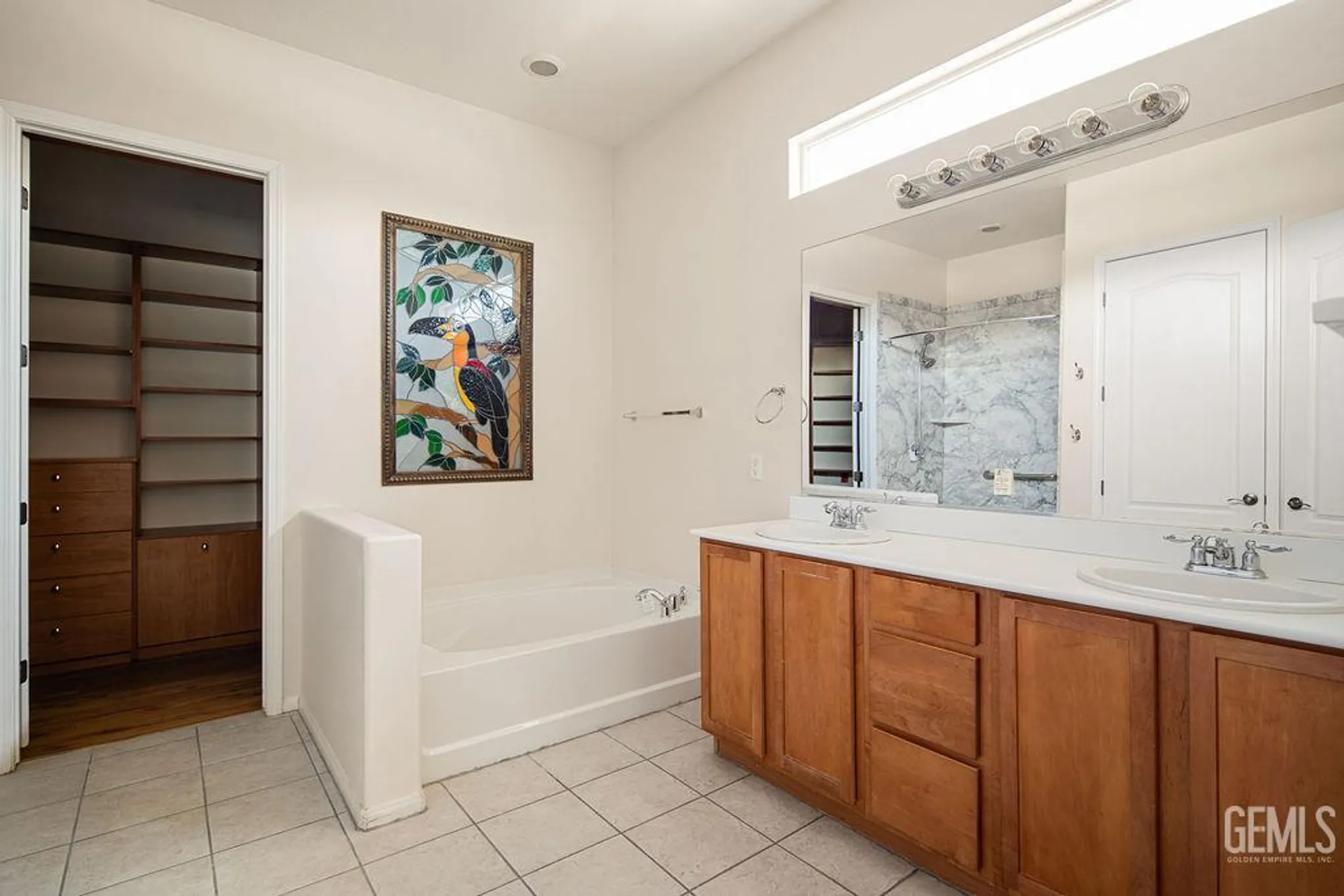 Property Slideshow image 19 of 22 | 5800 blazing star ln, Bakersfield, CA, 93306