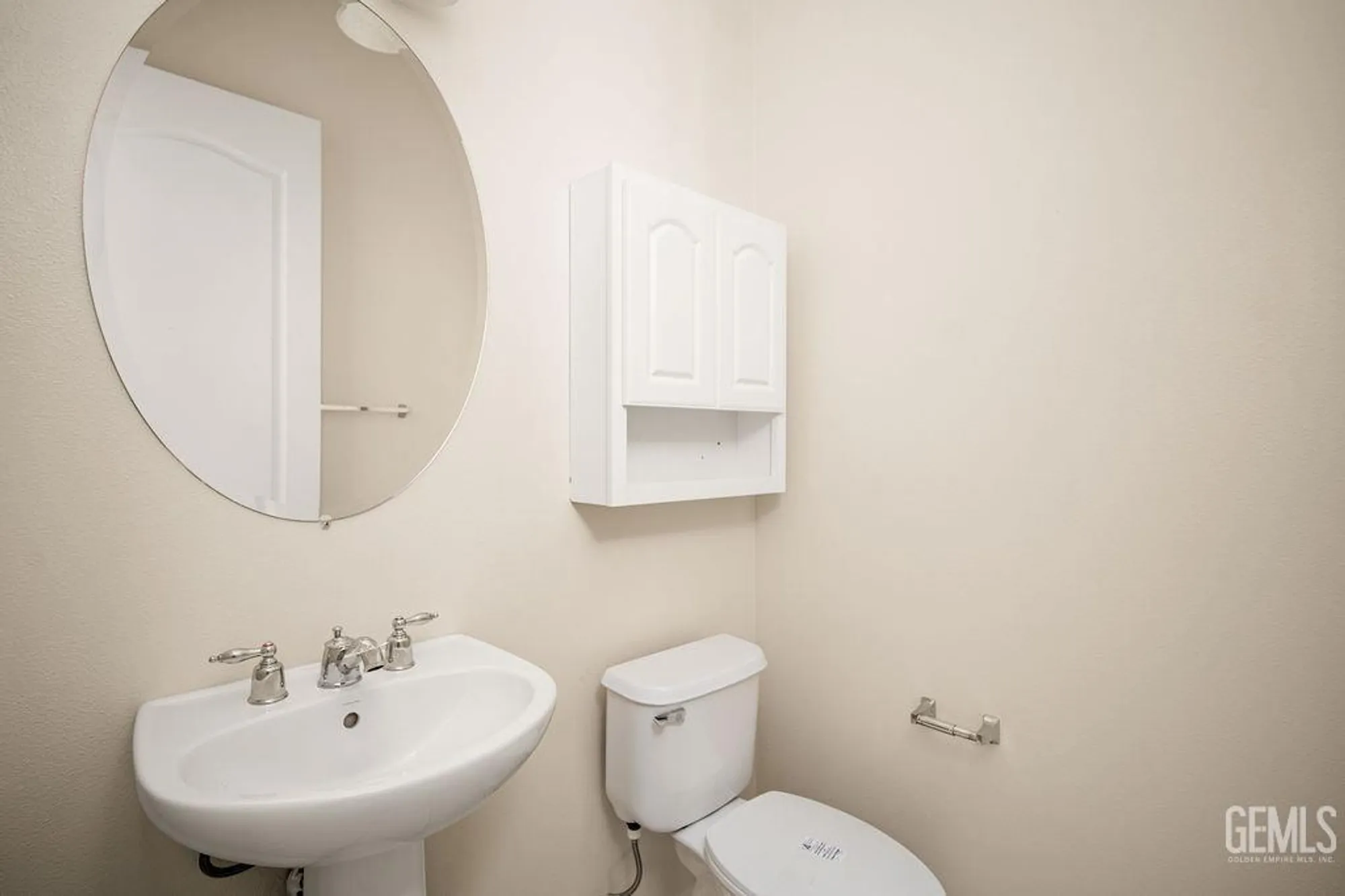 Property Slideshow image 8 of 22 | 5800 blazing star ln, Bakersfield, CA, 93306