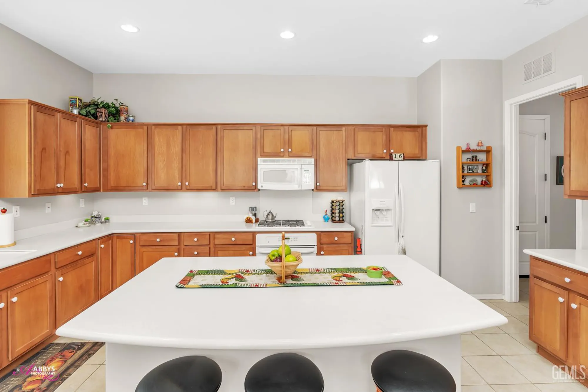 Property Slideshow image 15 of 52 | 13808 calico village dr, Bakersfield, CA, 93306