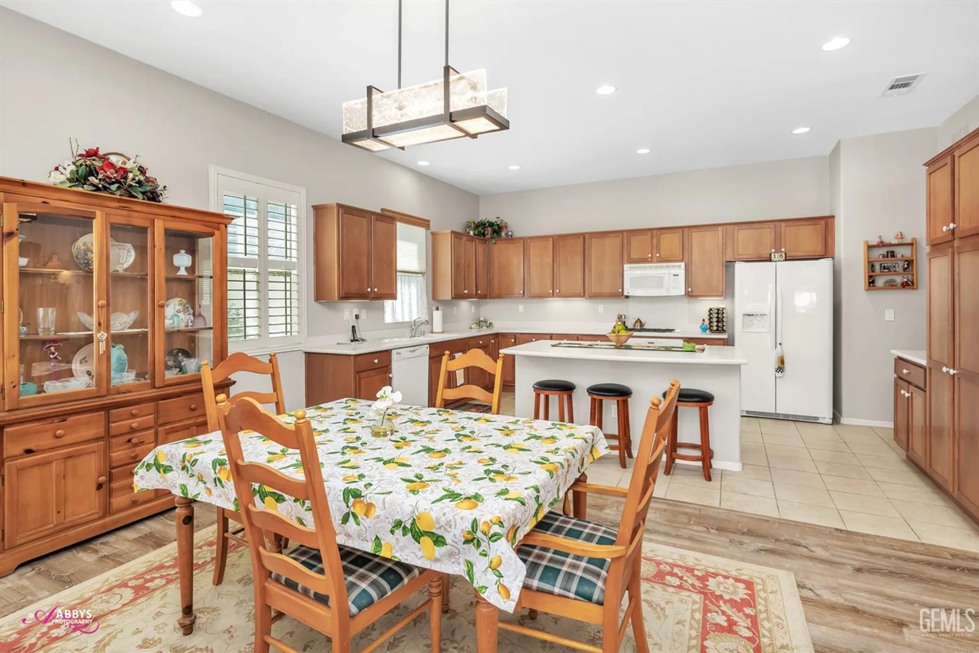 Property Slideshow image 14 of 52 | 13808 calico village dr, Bakersfield, CA, 93306