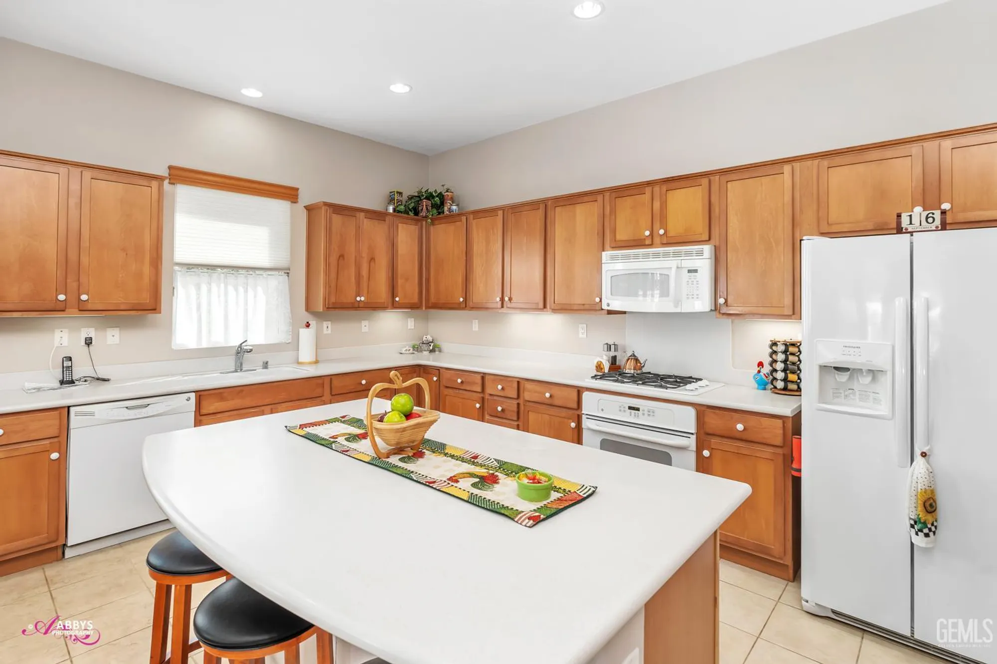 Property Slideshow image 16 of 52 | 13808 calico village dr, Bakersfield, CA, 93306