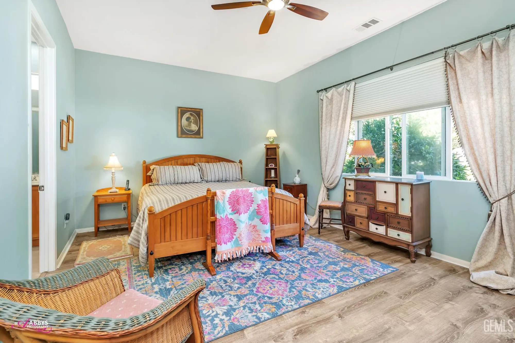 Property Slideshow image 23 of 52 | 13808 calico village dr, Bakersfield, CA, 93306