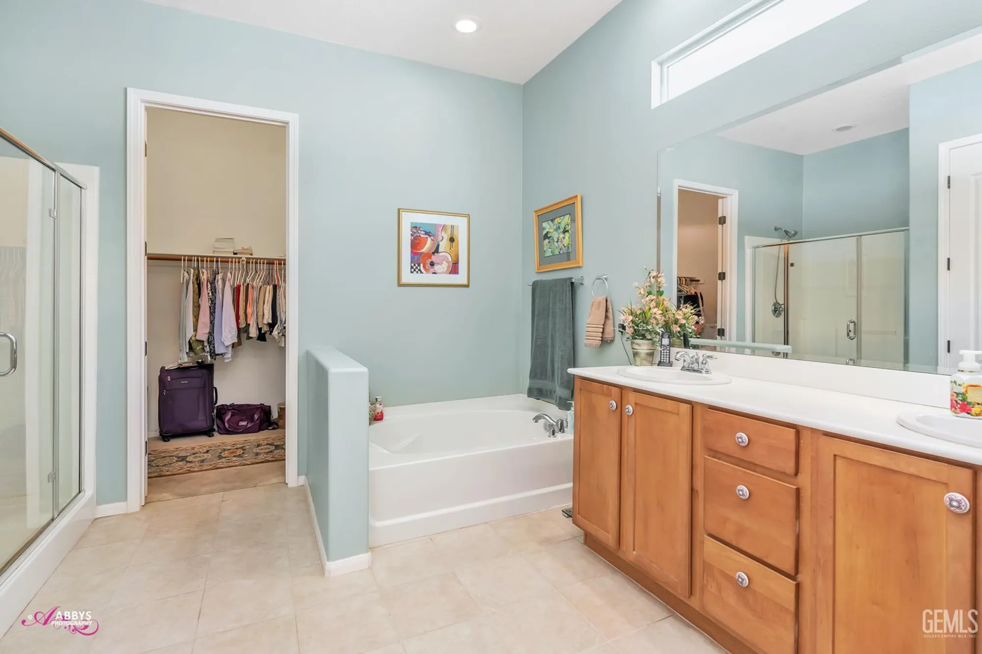 Property Slideshow image 24 of 52 | 13808 calico village dr, Bakersfield, CA, 93306