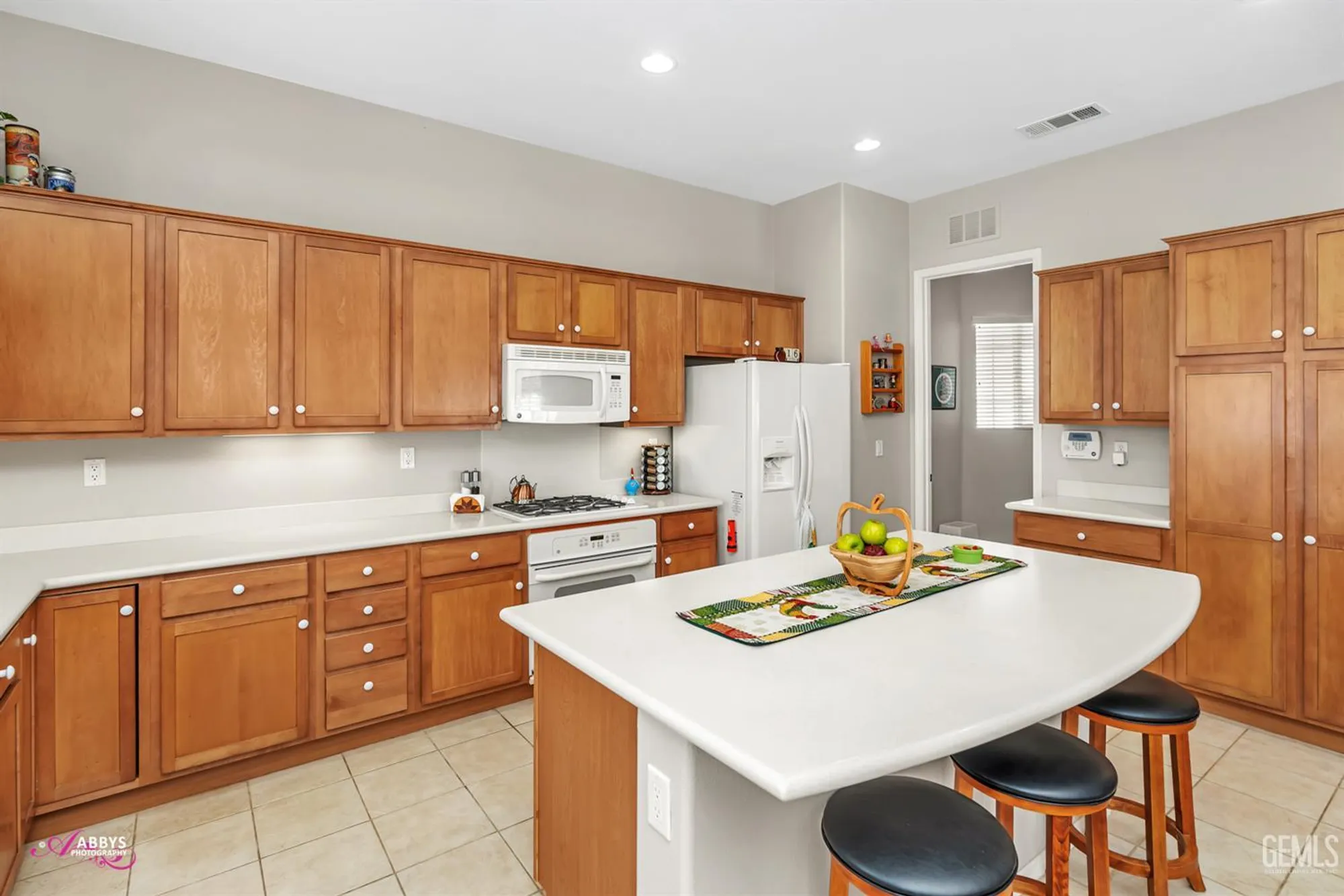 Property Slideshow image 18 of 52 | 13808 calico village dr, Bakersfield, CA, 93306