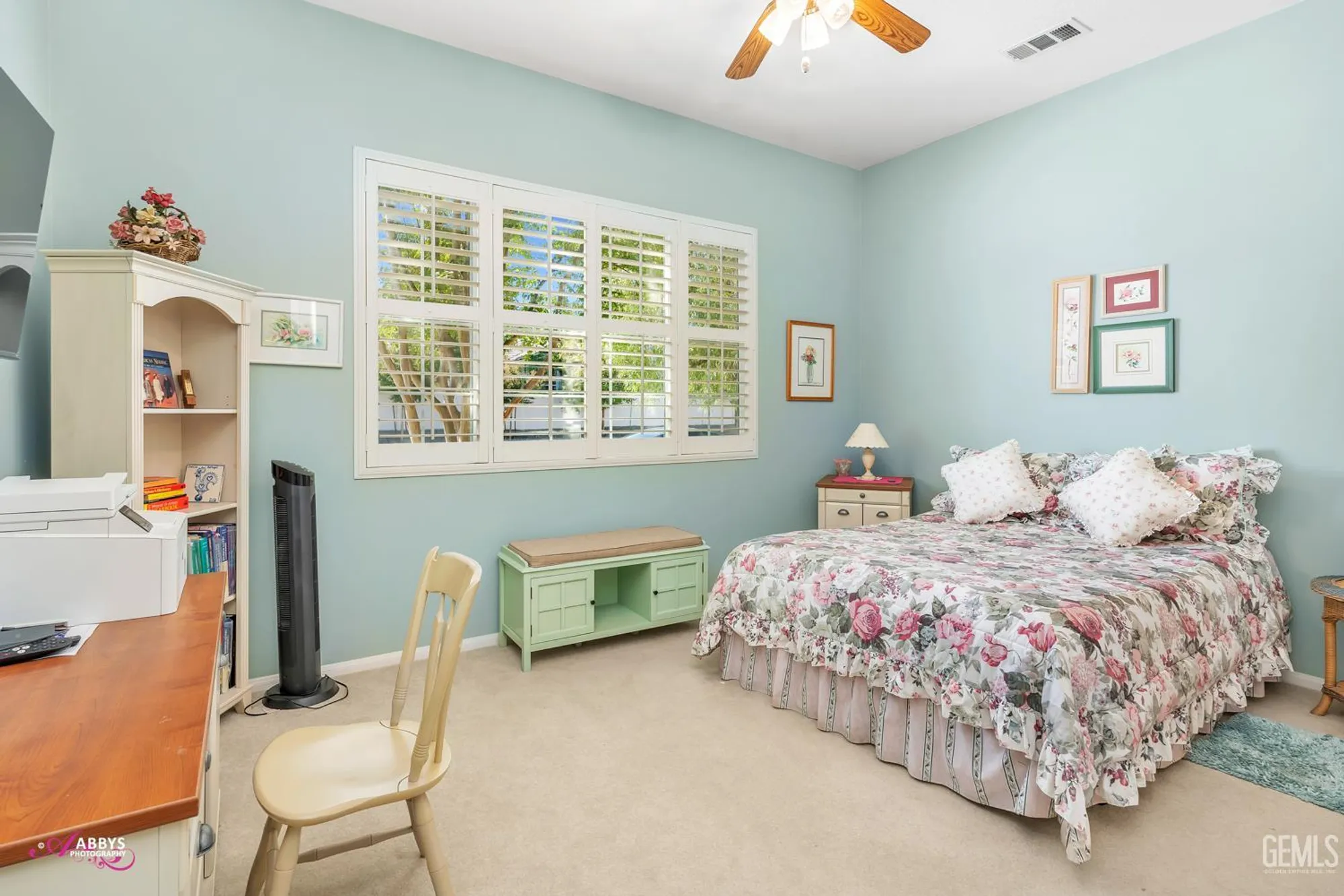 Property Slideshow image 25 of 52 | 13808 calico village dr, Bakersfield, CA, 93306