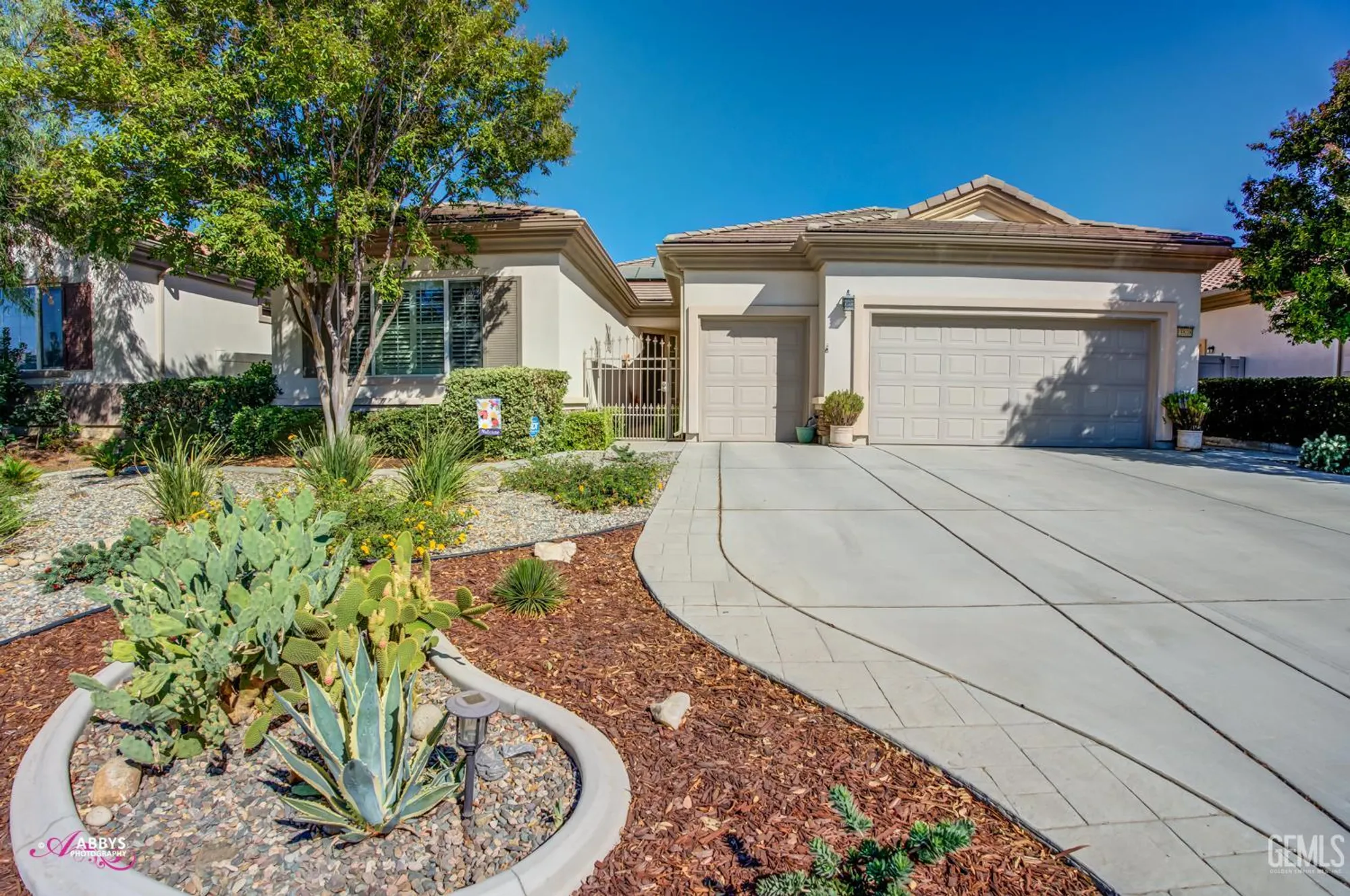 Property Slideshow image 2 of 52 | 13808 calico village dr, Bakersfield, CA, 93306