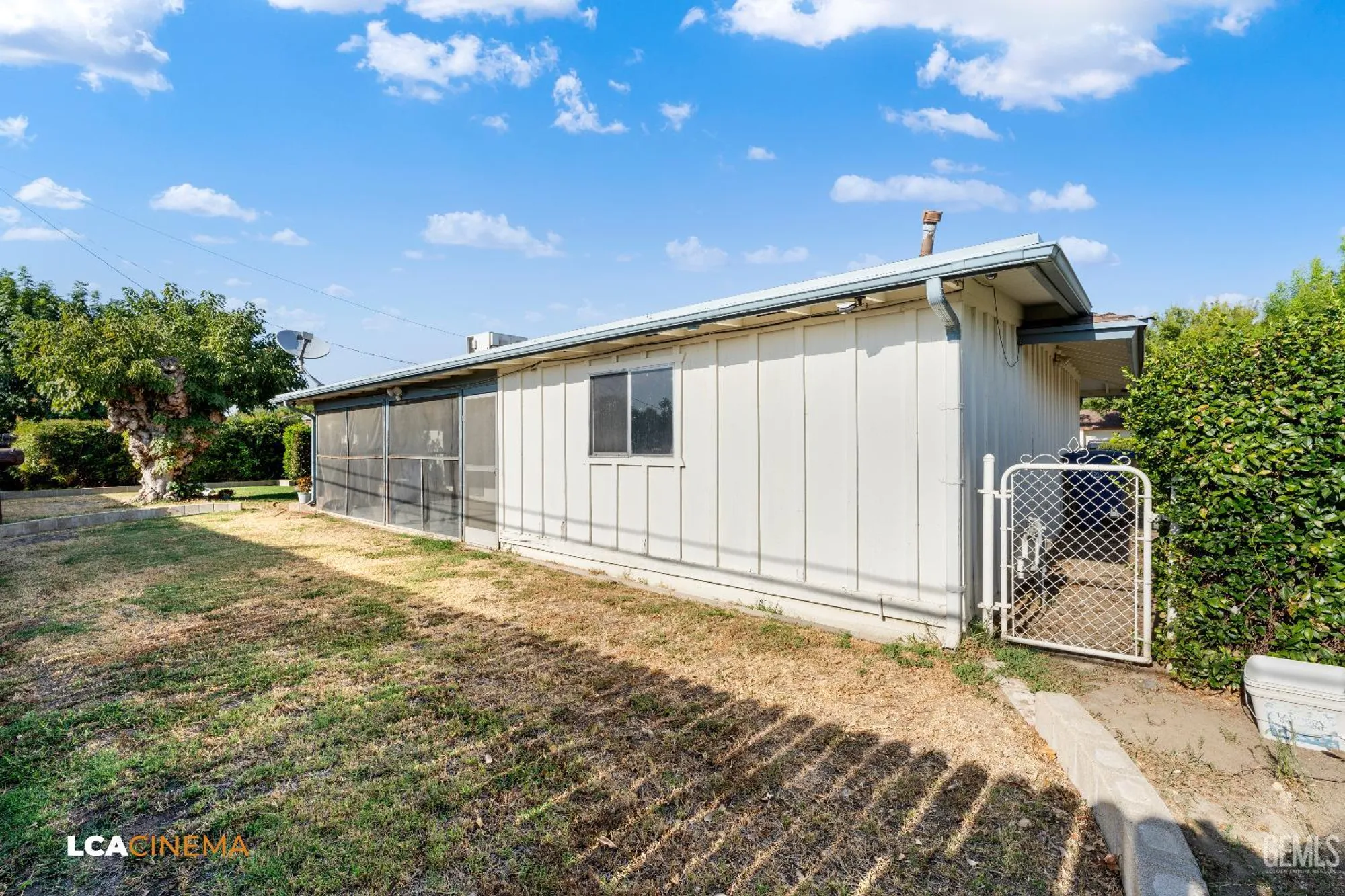 Property Slideshow image 18 of 20 | 405 oak fair way, Bakersfield, CA, 93309