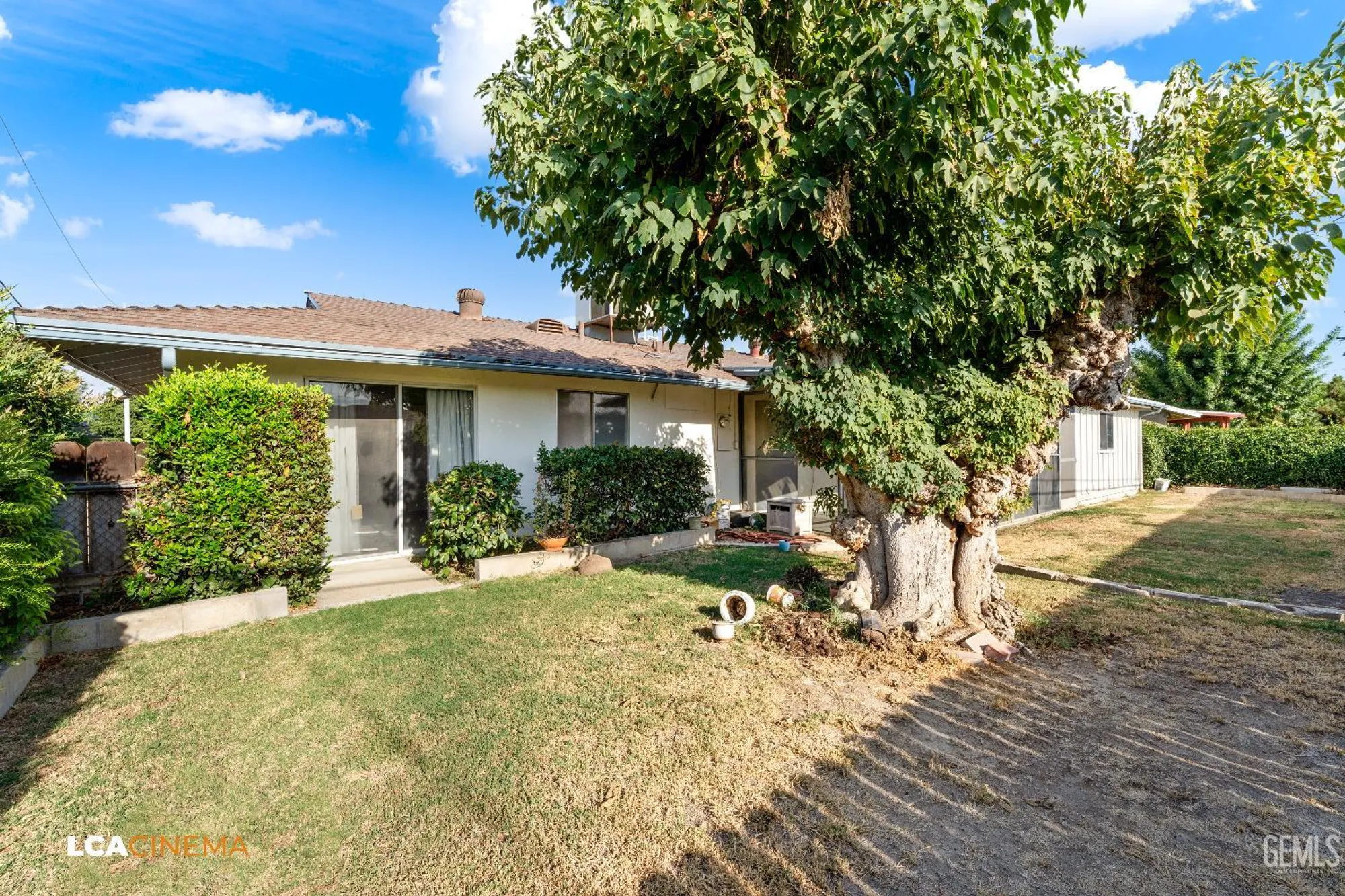 Property Slideshow image 19 of 20 | 405 oak fair way, Bakersfield, CA, 93309